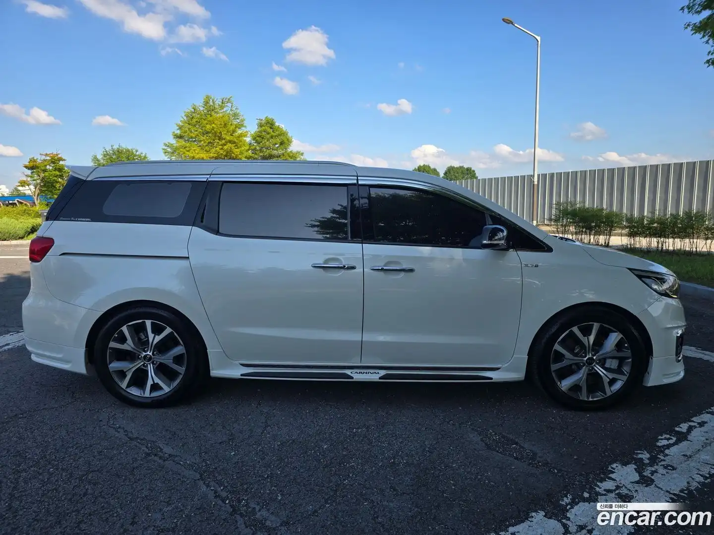 Canival Kia 2017.2-OUTER-004