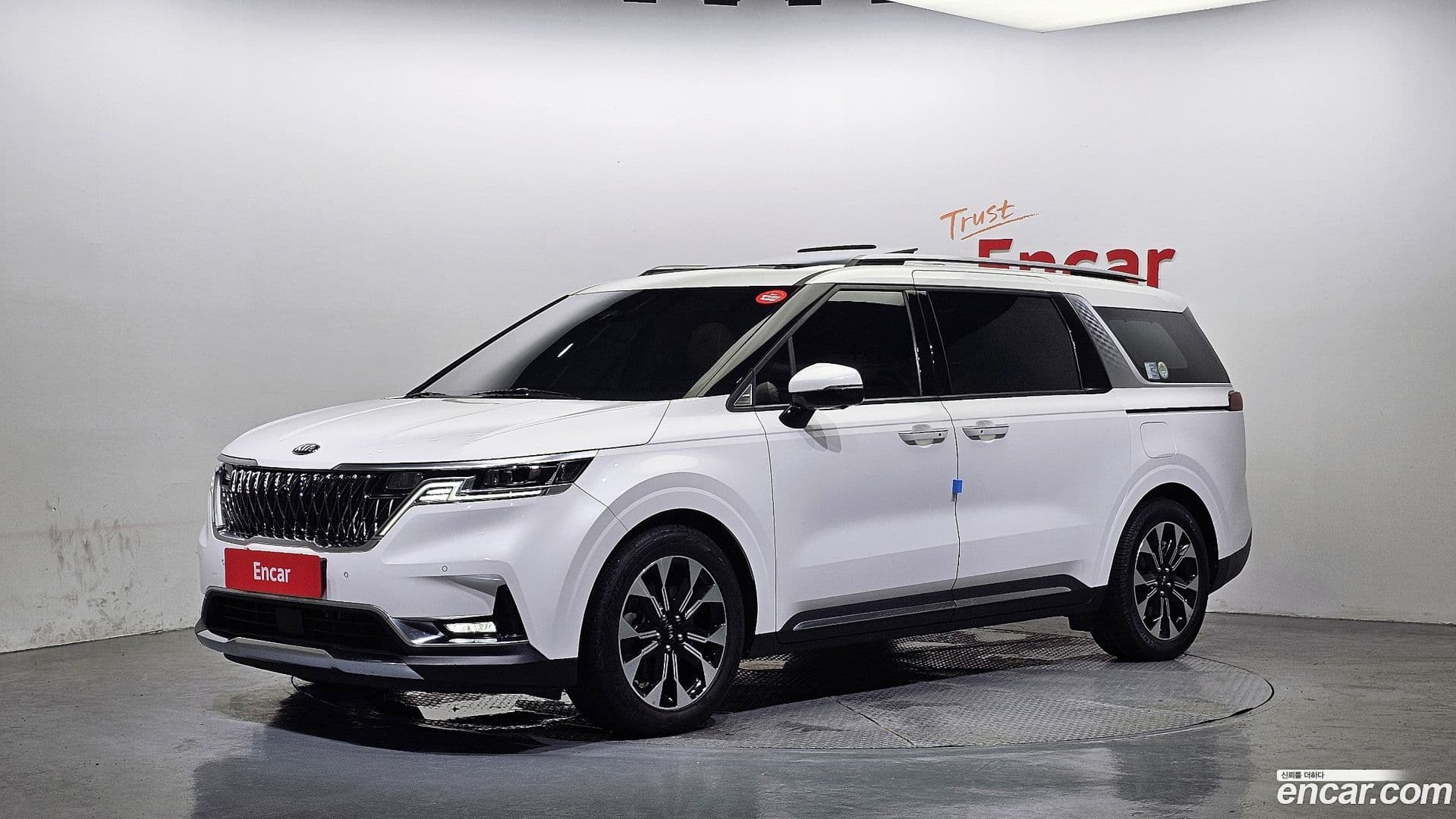 Main__Slider__Photo:Canival Kia 2021.0-0