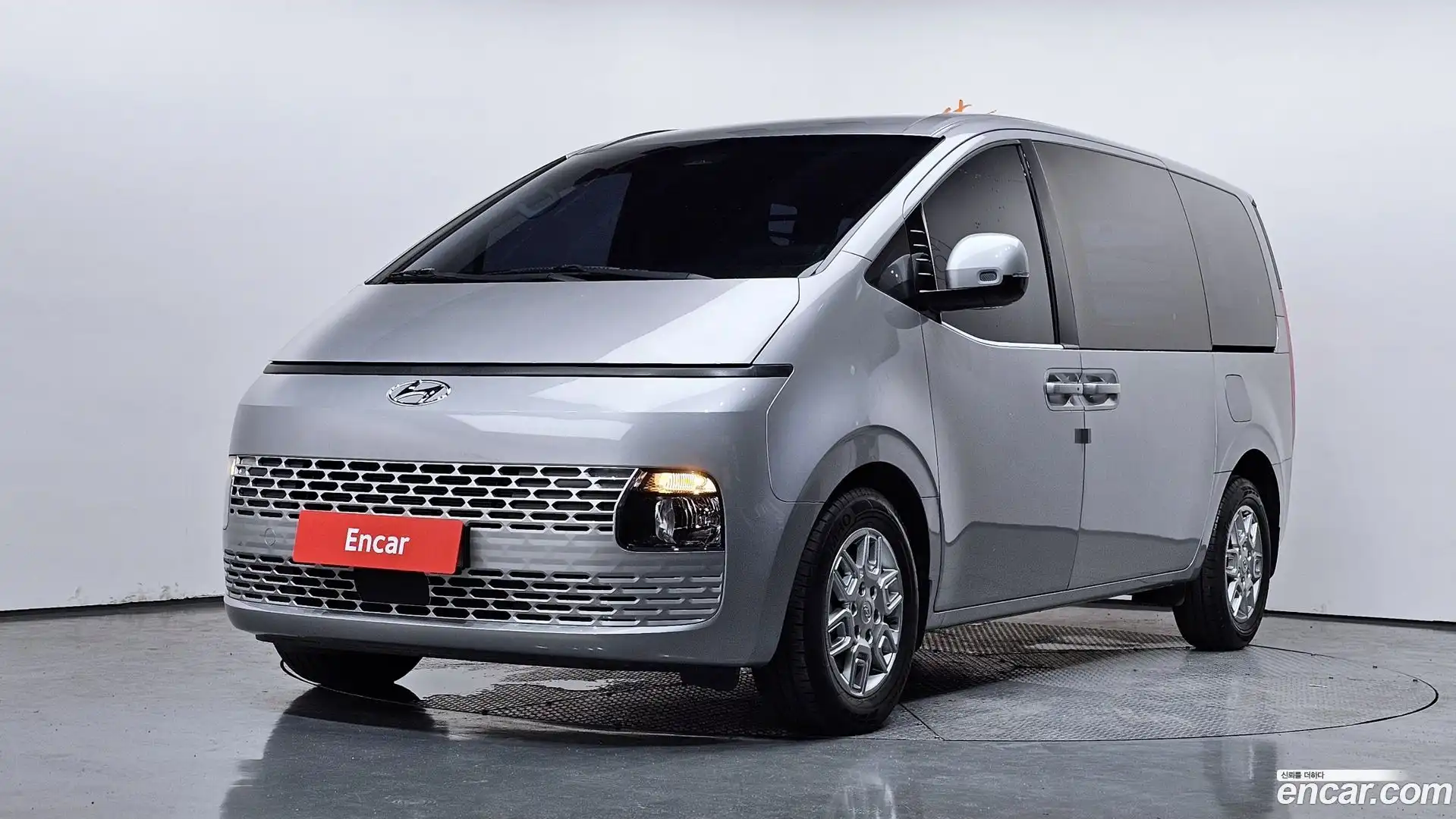 Staria Hyundai 2023.11-OUTER-001