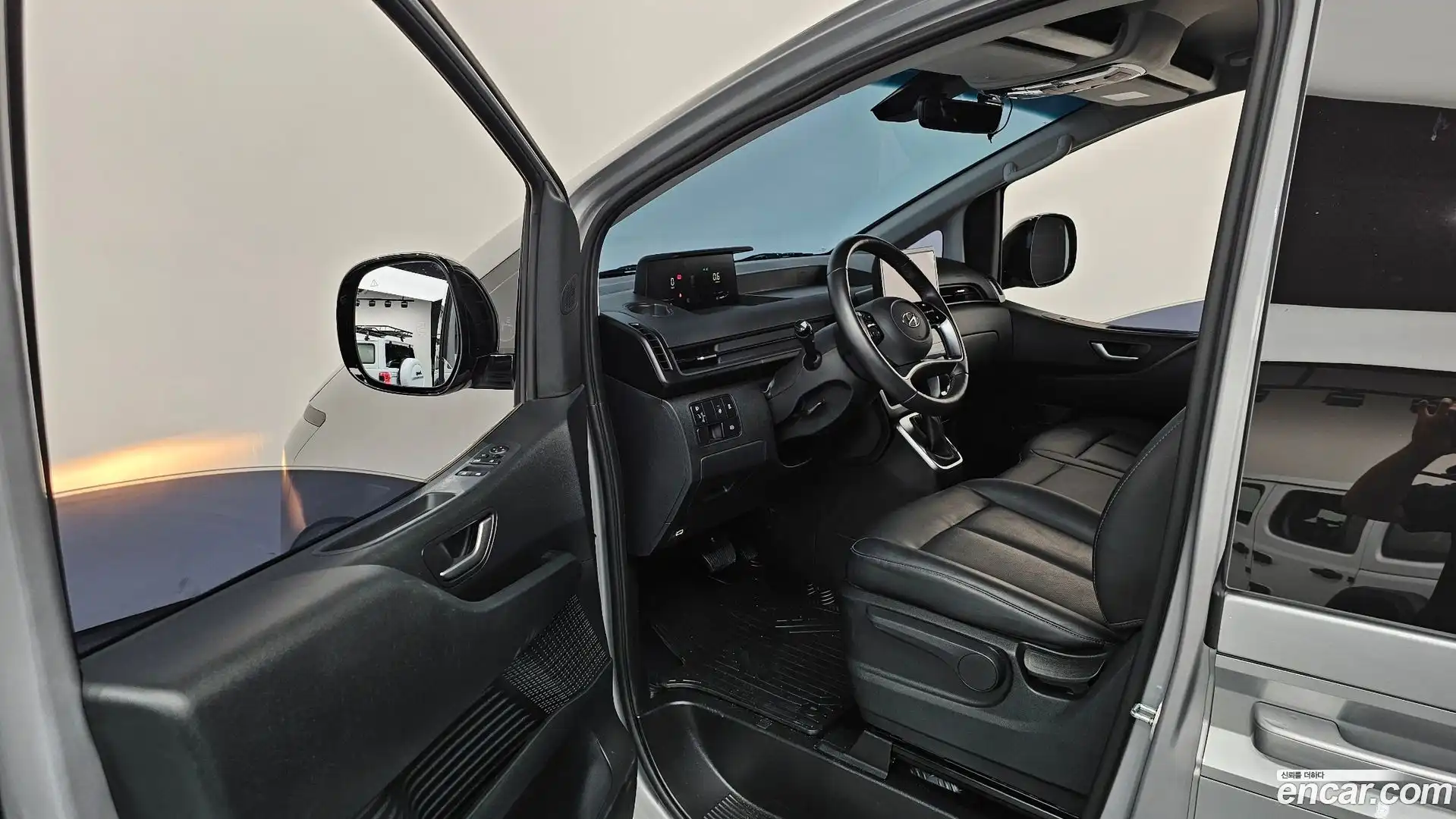 Staria Hyundai 2023.11-INNER-010