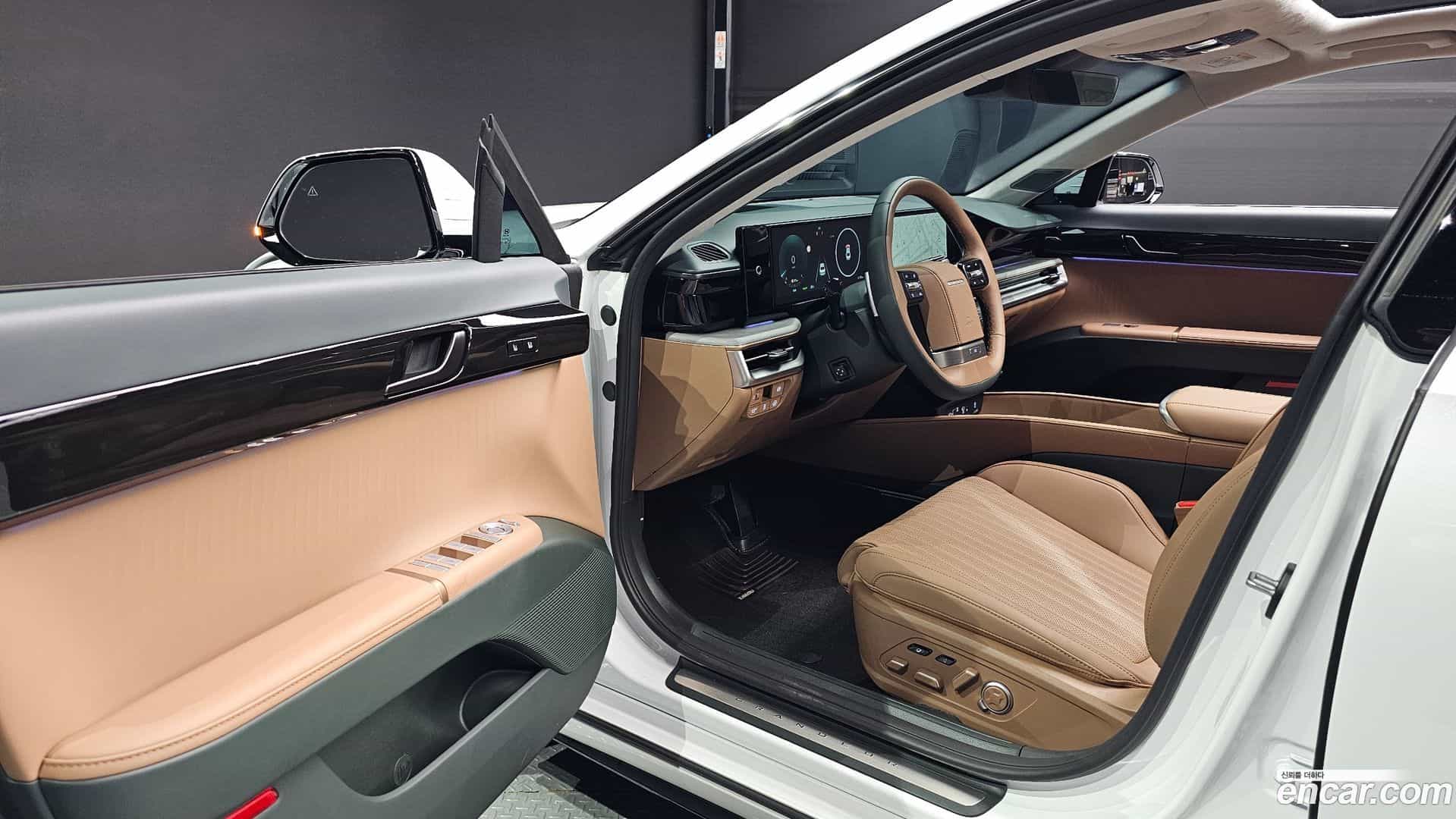 Grandeur Hyundai 2025.11-INNER-010