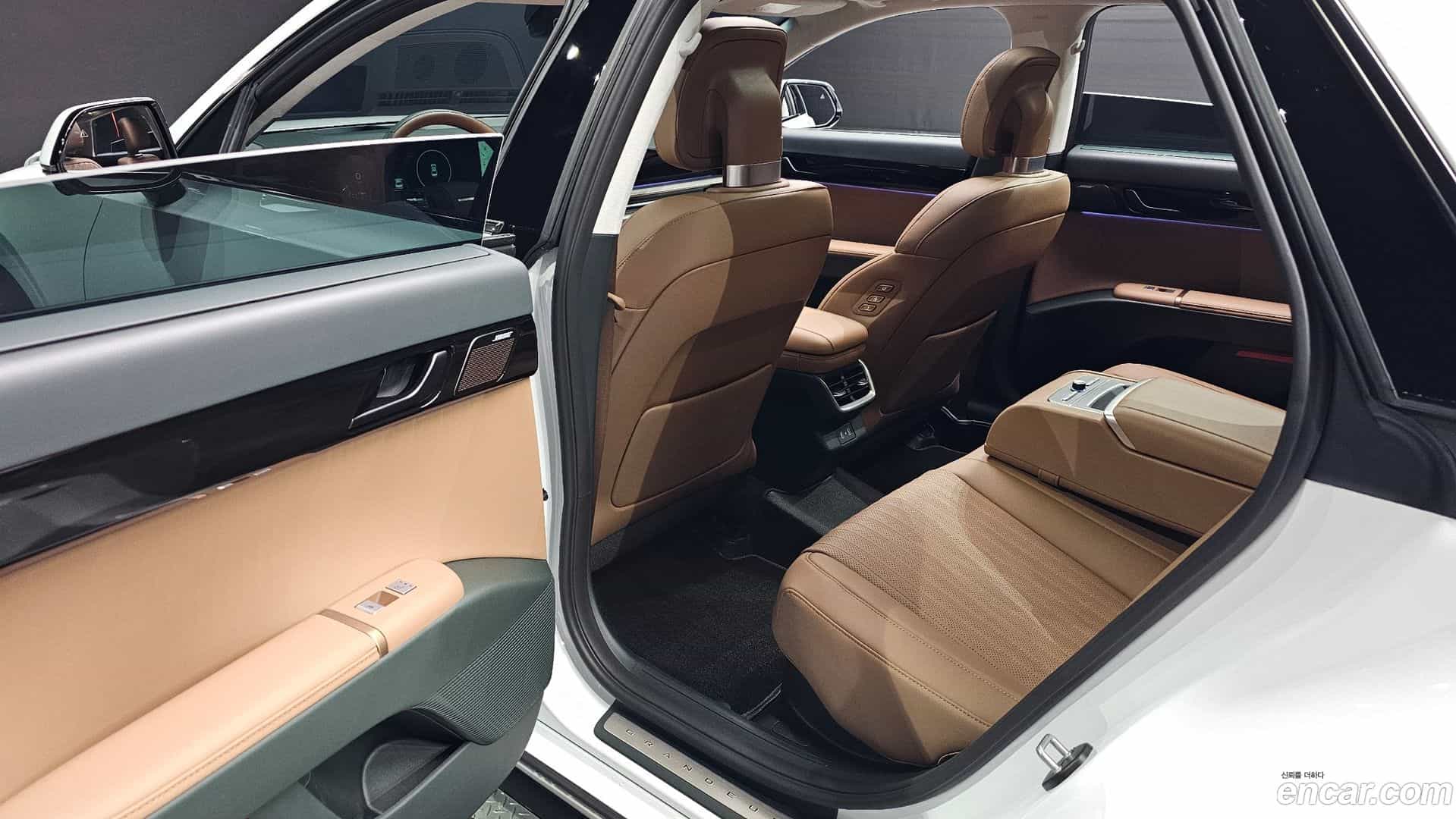 Grandeur Hyundai 2025.11-OPTION-016