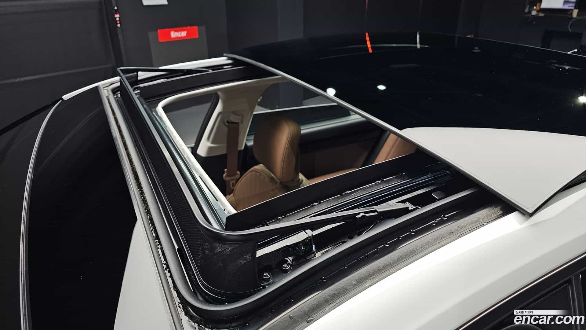 Grandeur Hyundai 2025.11-OPTION-023