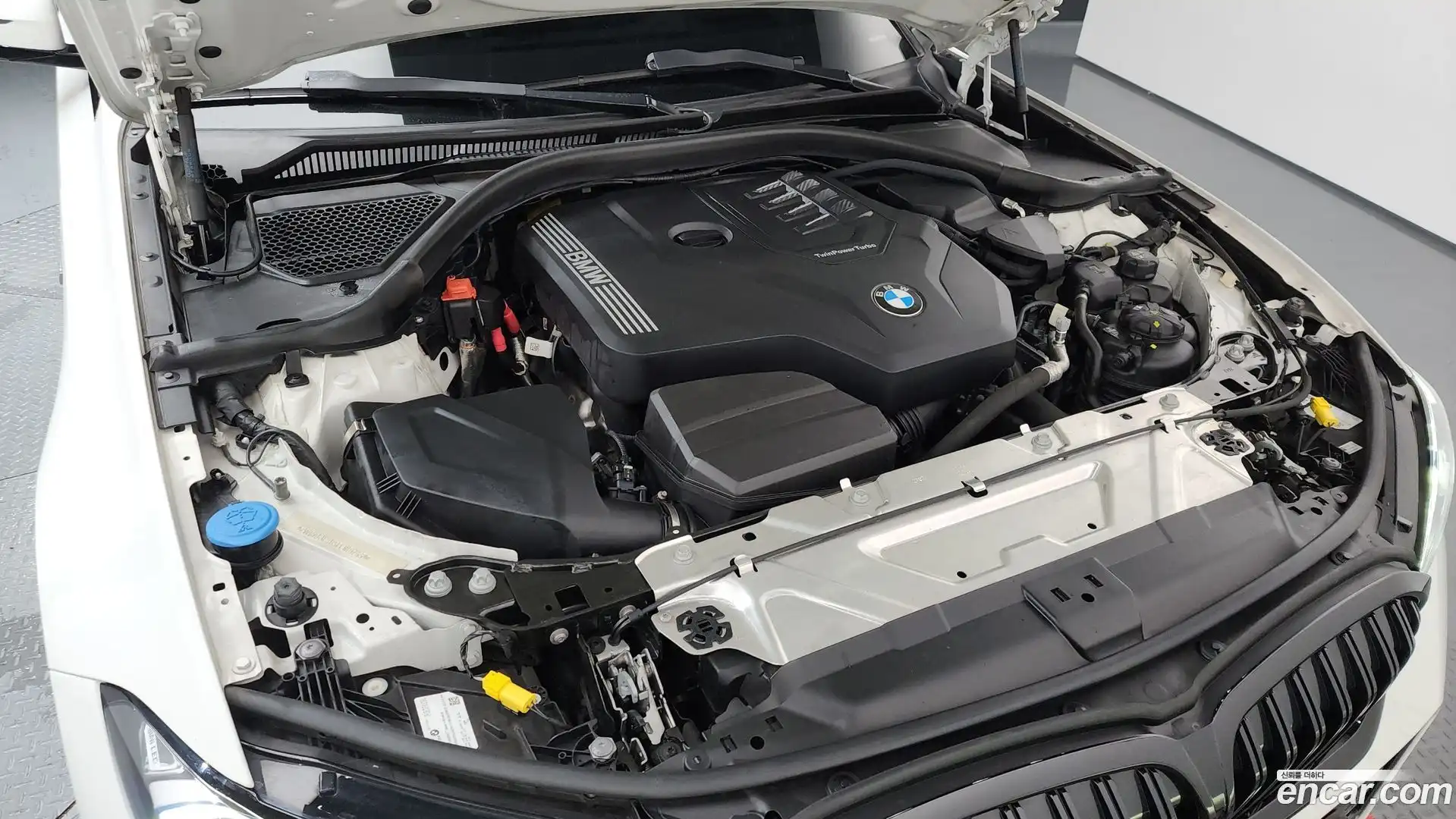 3-Series BMW 2023.0-OUTER-006