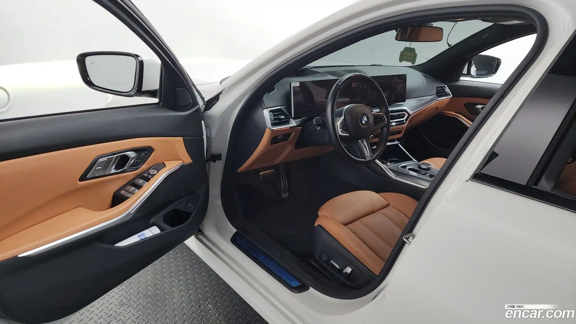 3-Series BMW 2023.0-INNER-010