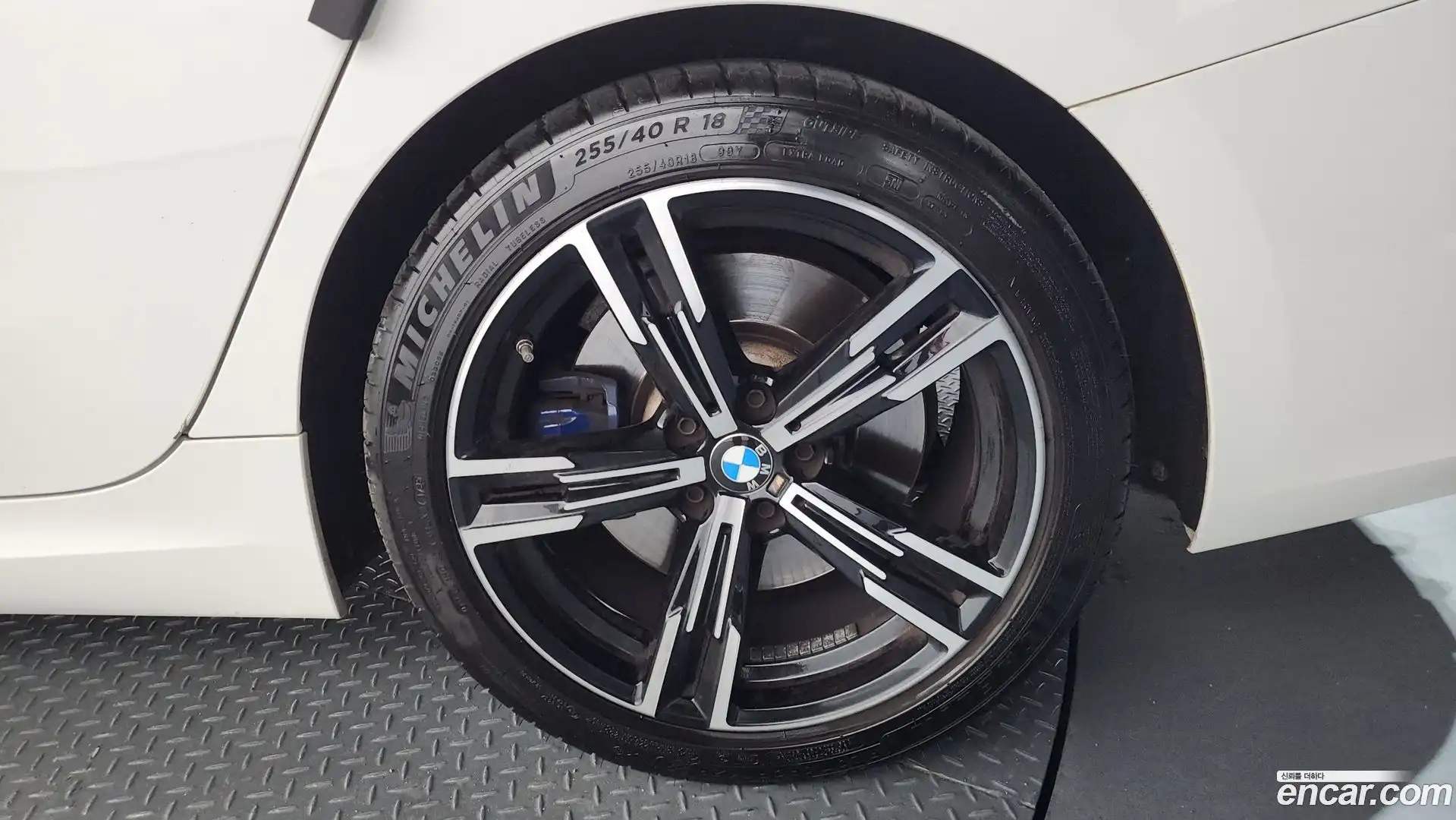3-Series BMW 2023.0-OUTER-031