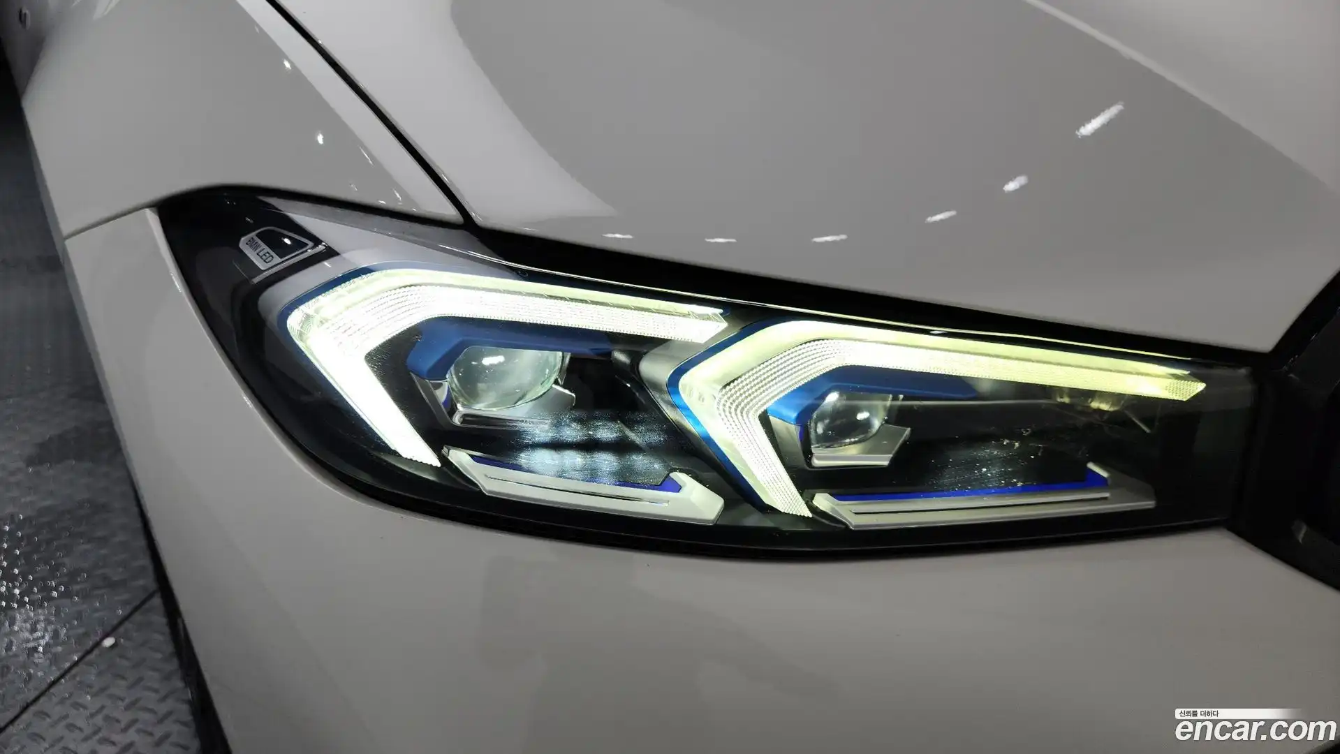 3-Series BMW 2023.0-OUTER-032