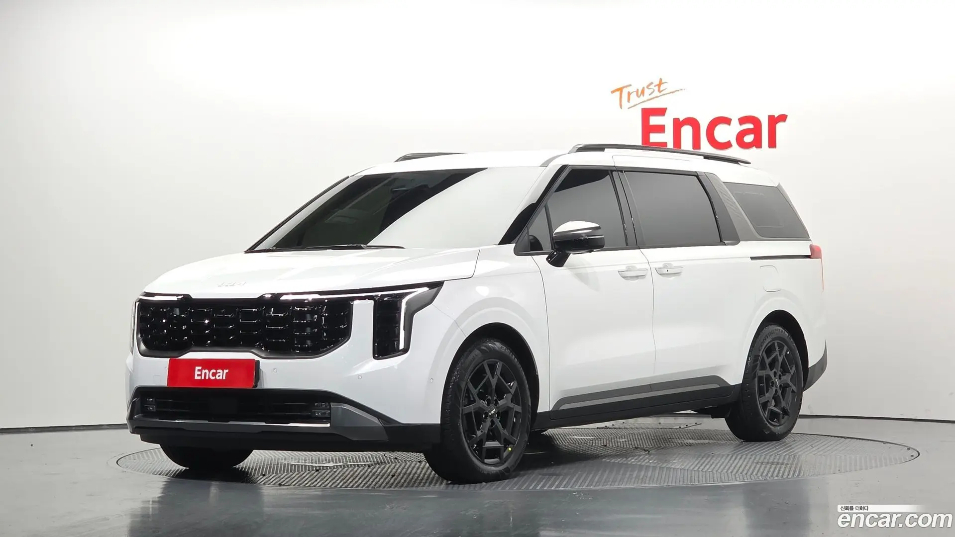Main__Slider__Photo:Canival Kia 2025.7-0