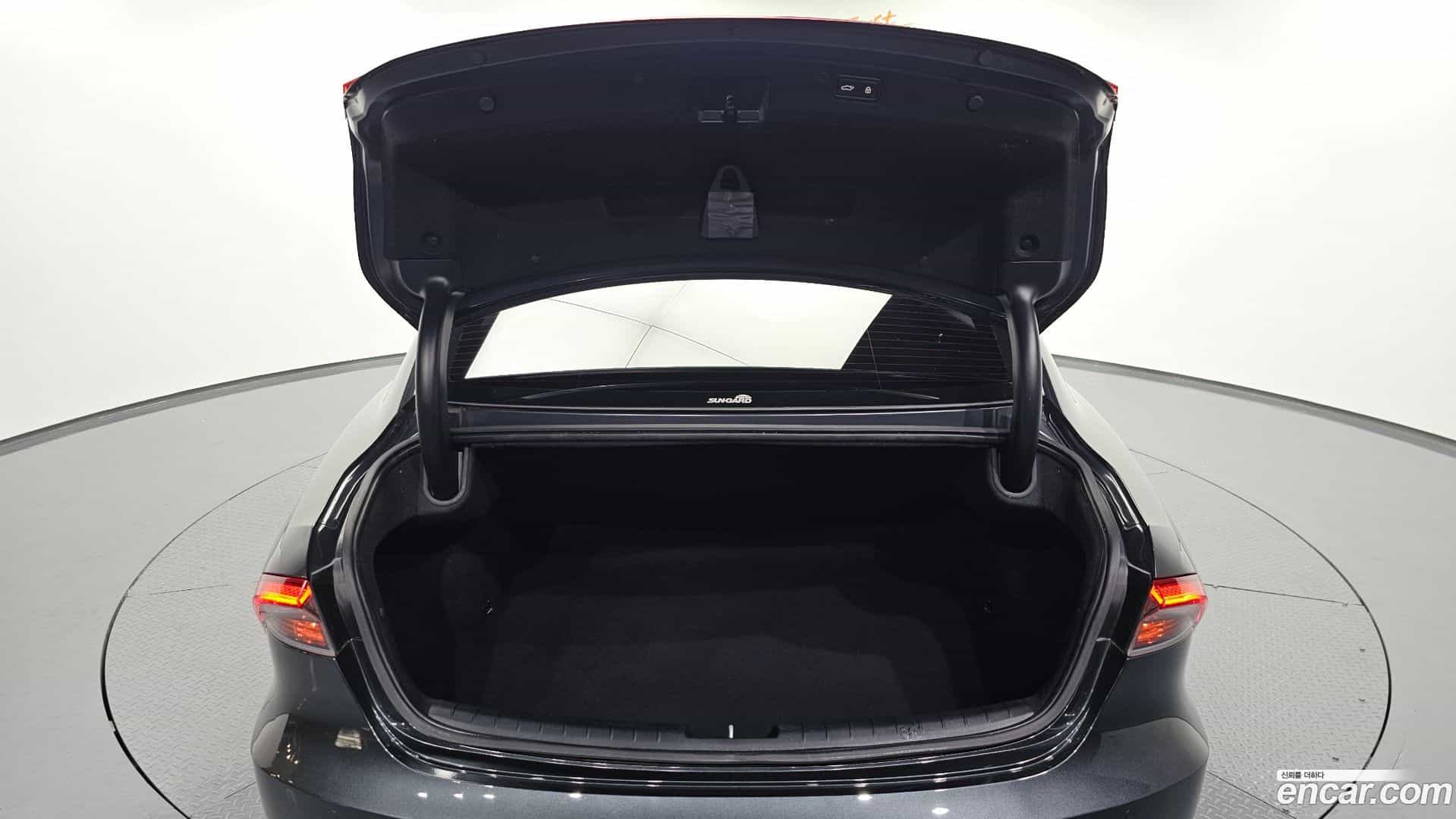 Grandeur Hyundai 2022.4-OPTION-024
