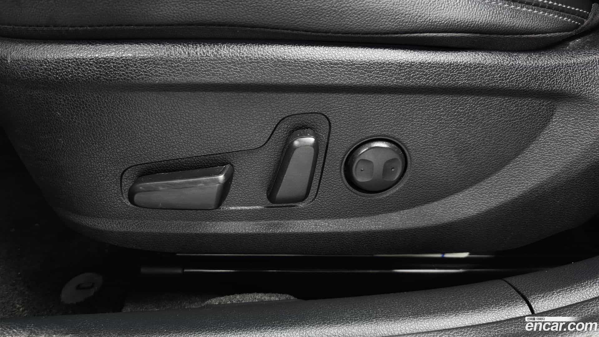 Grandeur Hyundai 2022.4-OPTION-043