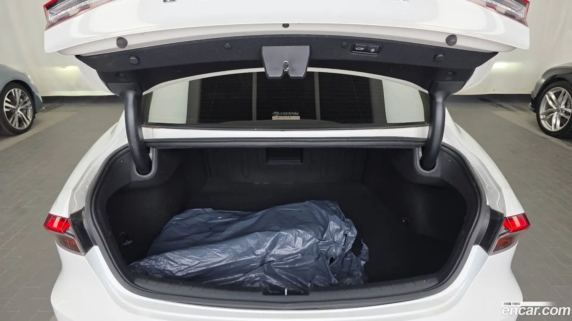 Grandeur Hyundai 2022.4-OPTION-024