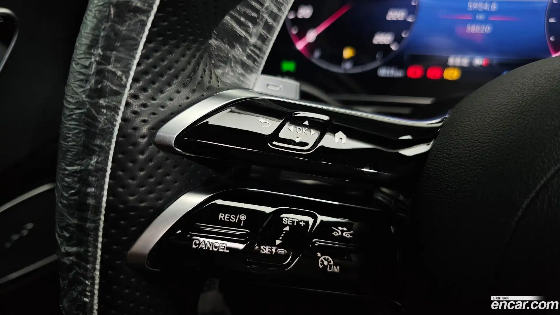C-Class Mercedes-Benz 2022.5-OPTION-040