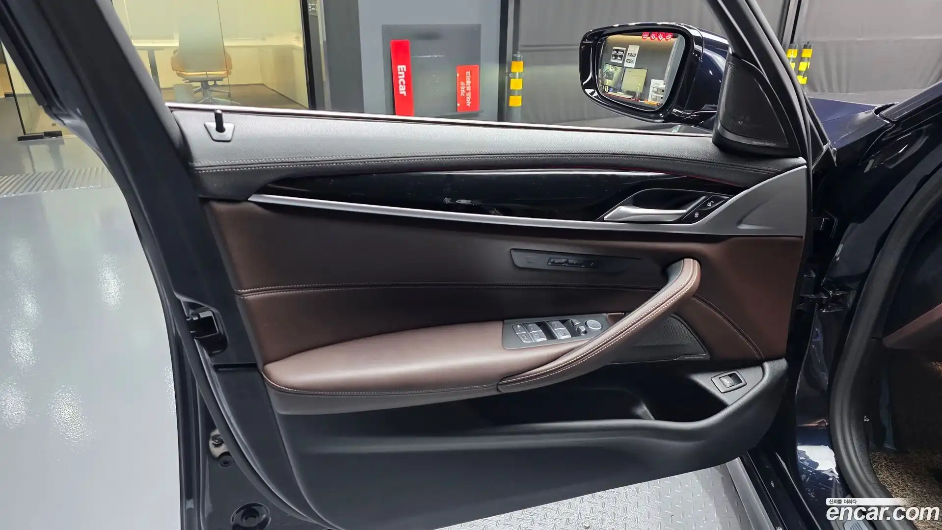 5-Series BMW 2023.2-INNER-034