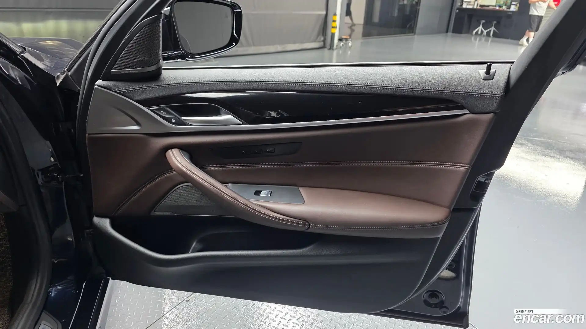 5-Series BMW 2023.2-INNER-035