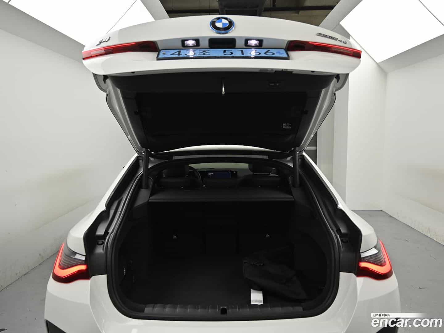 i4 BMW 2024.9-INNER-009