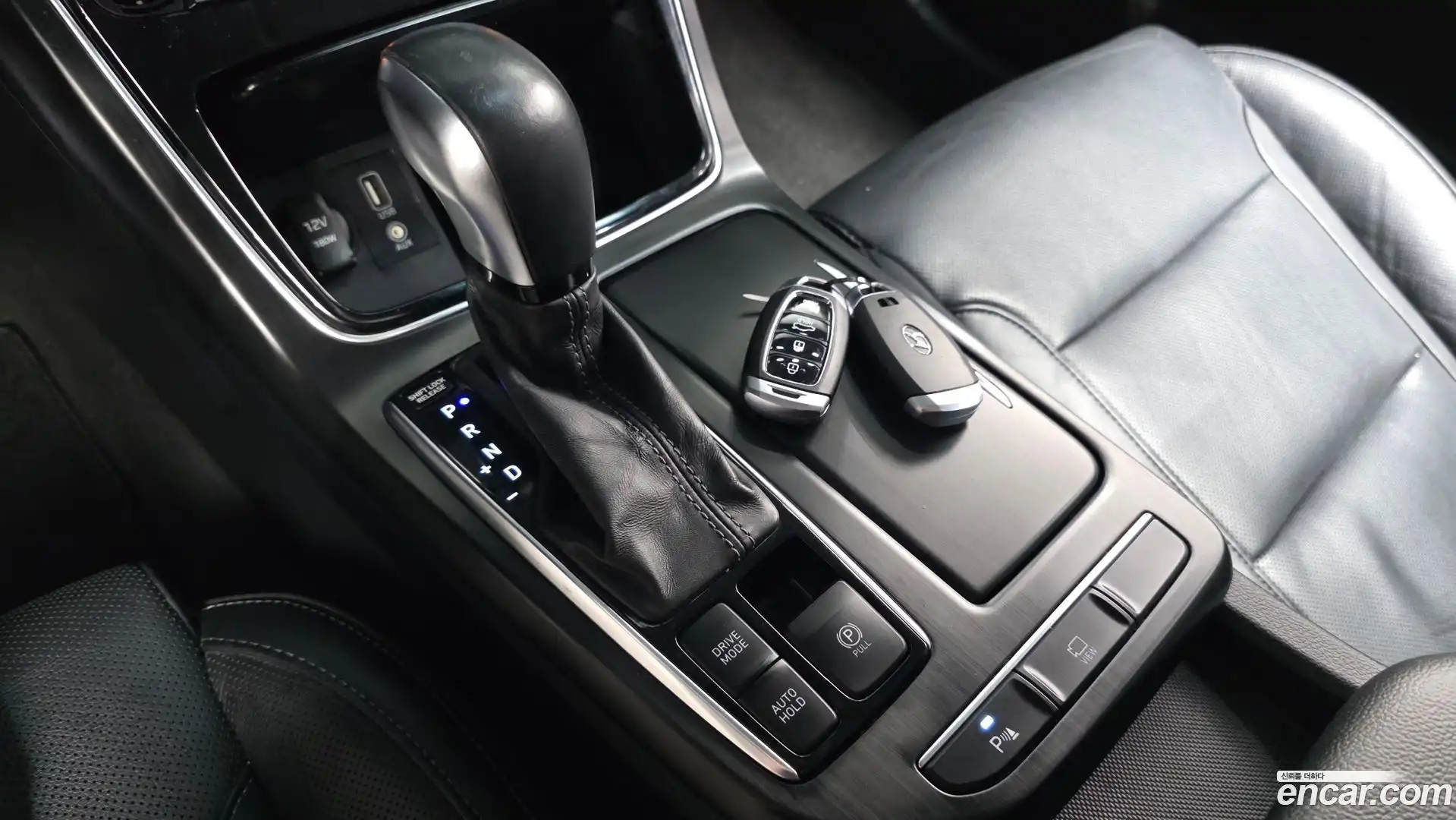 Grandeur Hyundai 2018.2-INNER-009