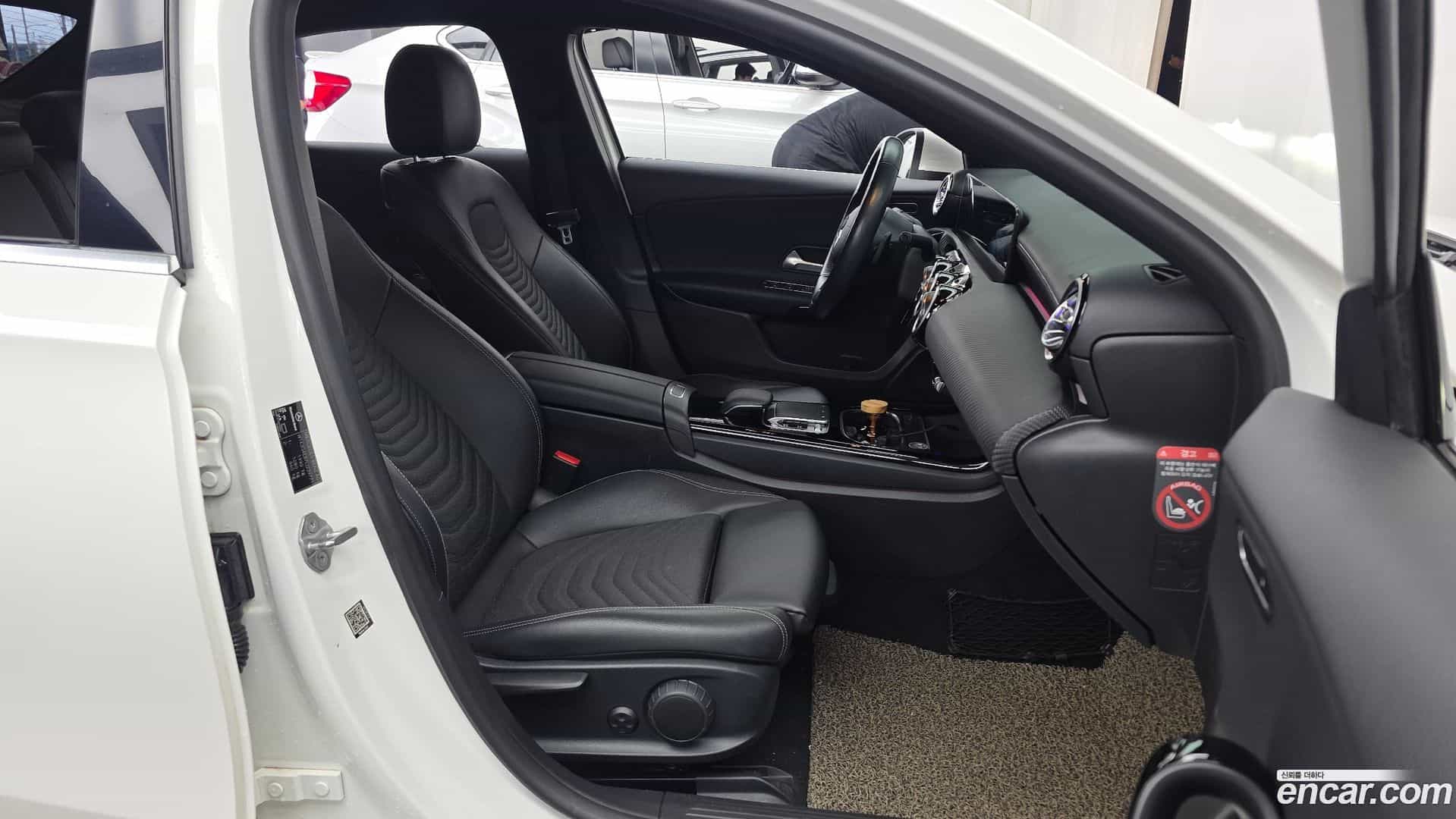 A-Class Mercedes-Benz 2020.7-OPTION-015