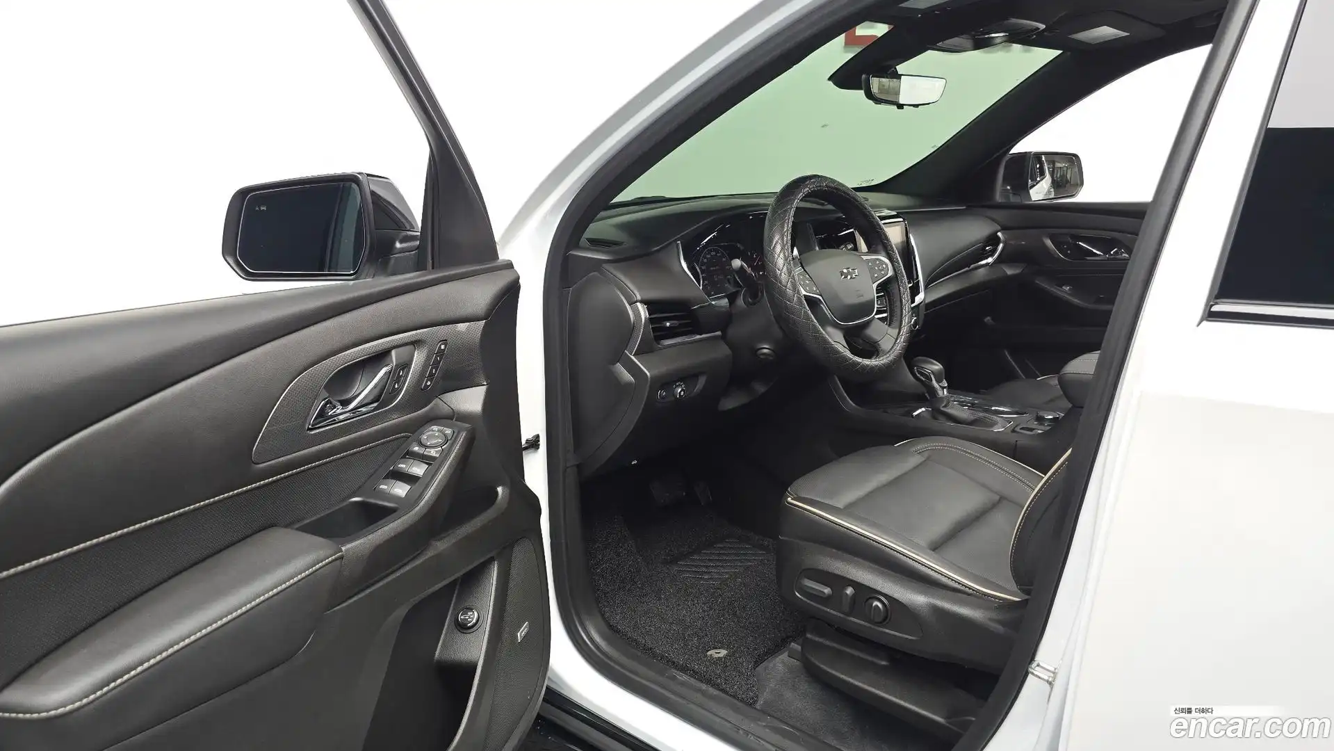Traverse Chevrolet 2022.9-INNER-010