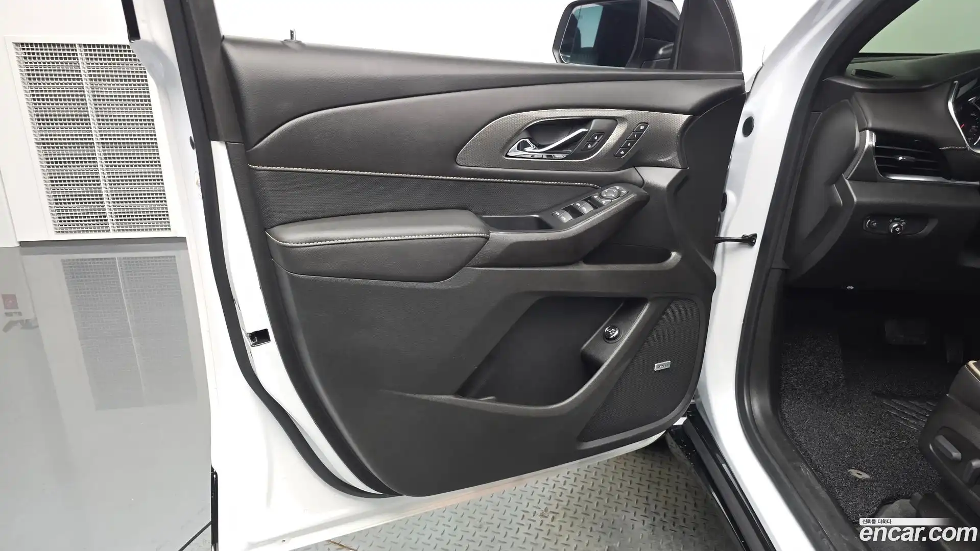 Traverse Chevrolet 2022.9-INNER-034