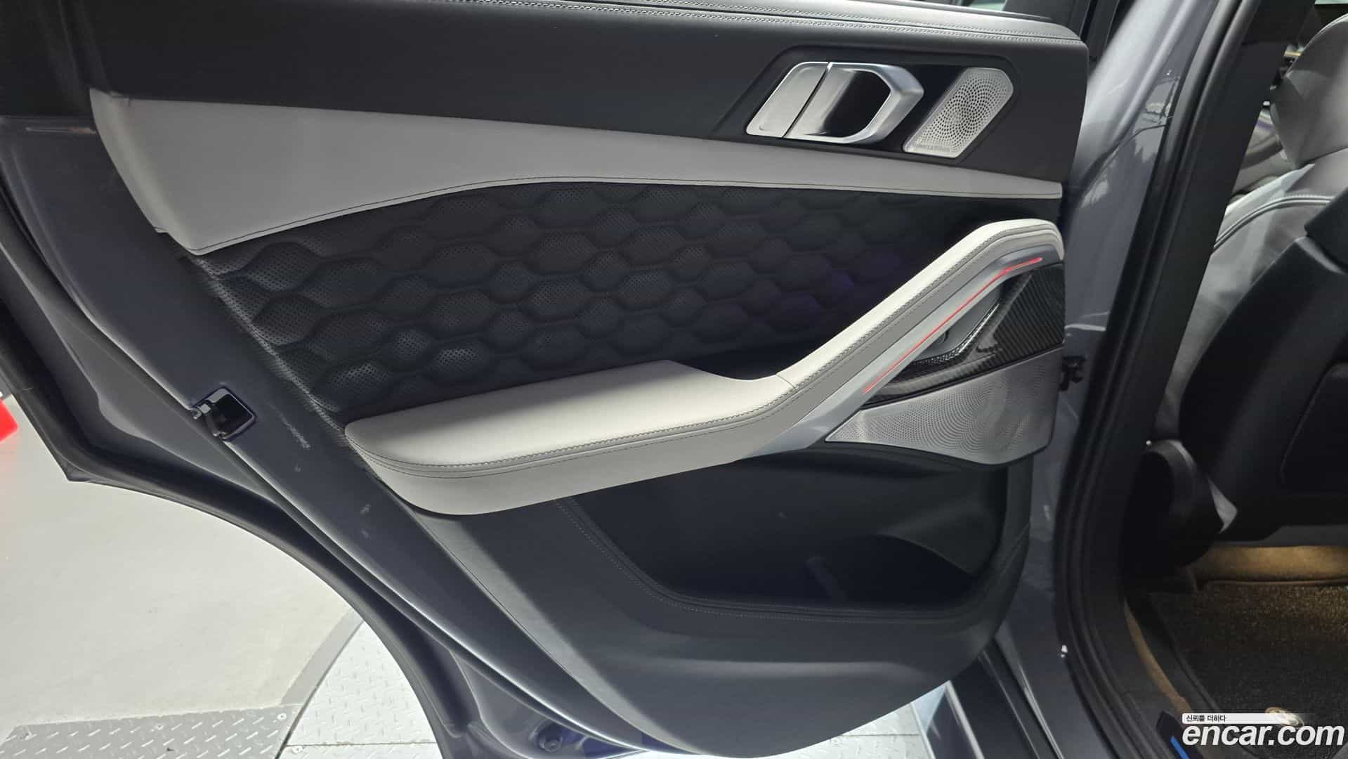 X6M BMW 2021.10-INNER-035