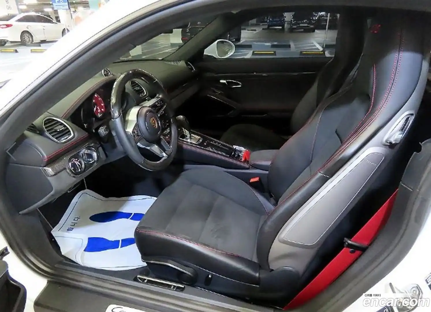 718 Porsche 2022.10-OUTER-006