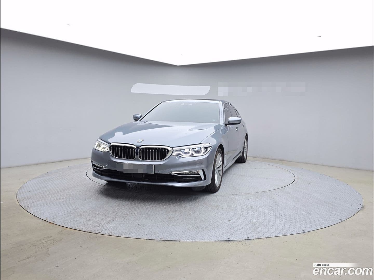 Main__Slider__Photo:5-Series BMW 2019.6-0