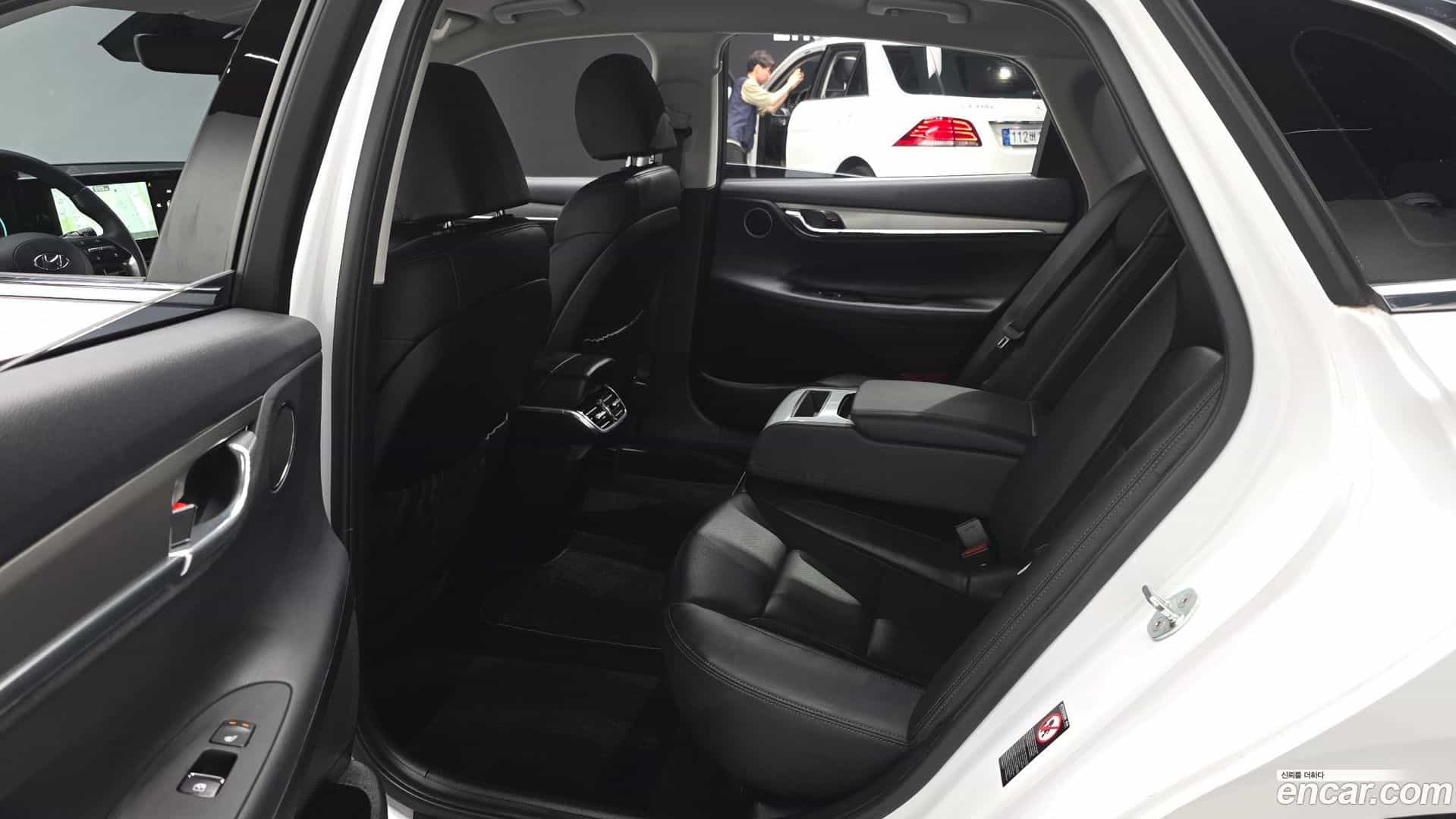 Grandeur Hyundai 2021.9-OPTION-015