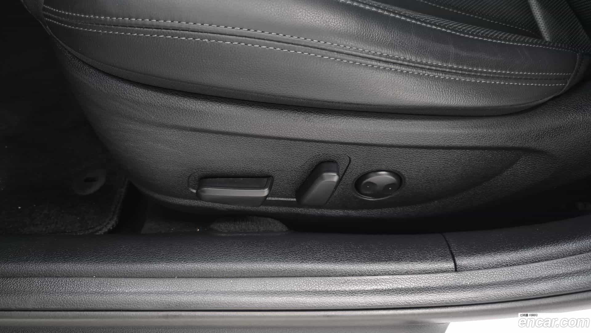 Grandeur Hyundai 2021.9-OPTION-045