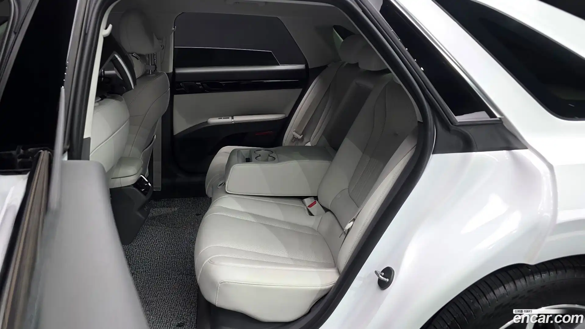 Grandeur Hyundai 2024.11-OPTION-016