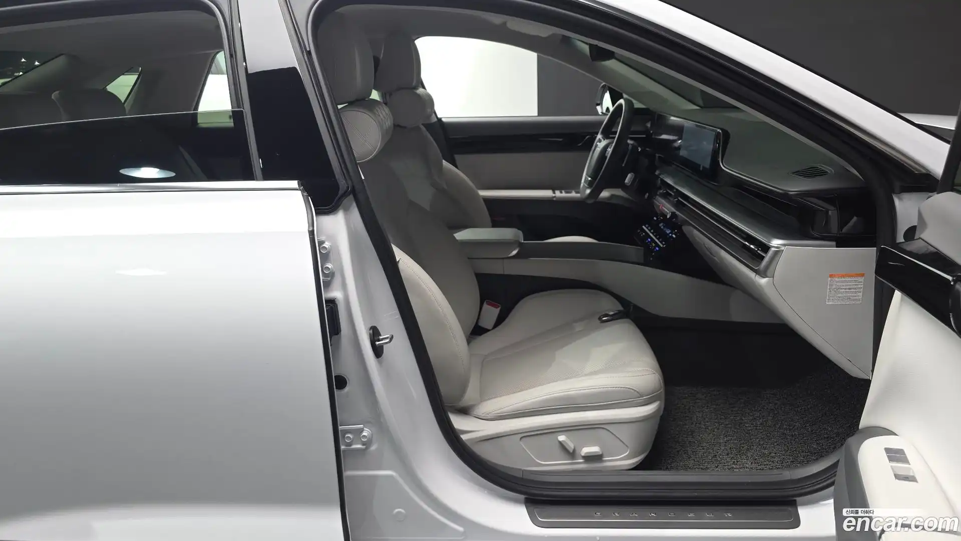Grandeur Hyundai 2024.11-INNER-036