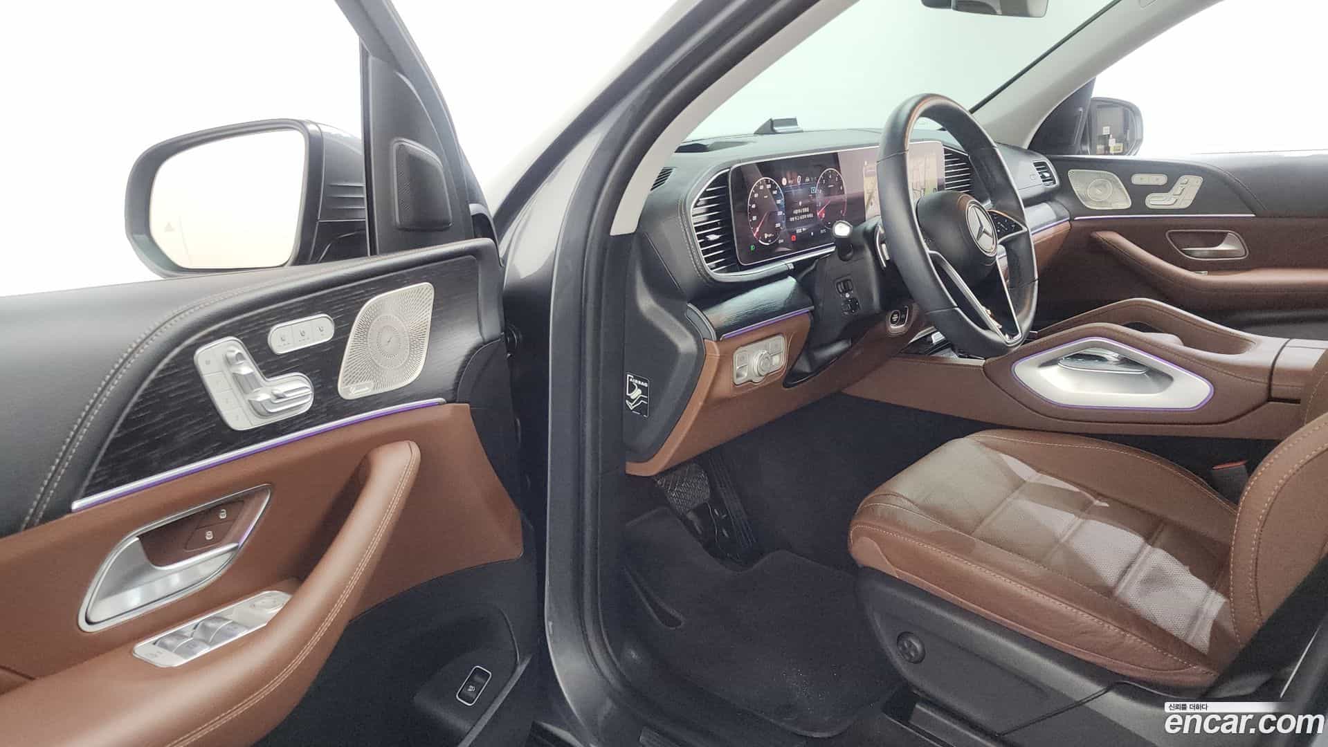 GLE-Class Mercedes-Benz 2024.3-INNER-010