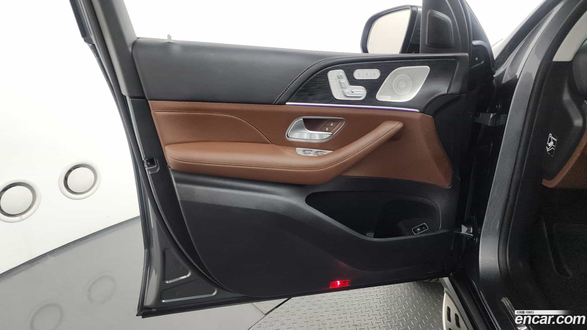 GLE-Class Mercedes-Benz 2024.3-INNER-034