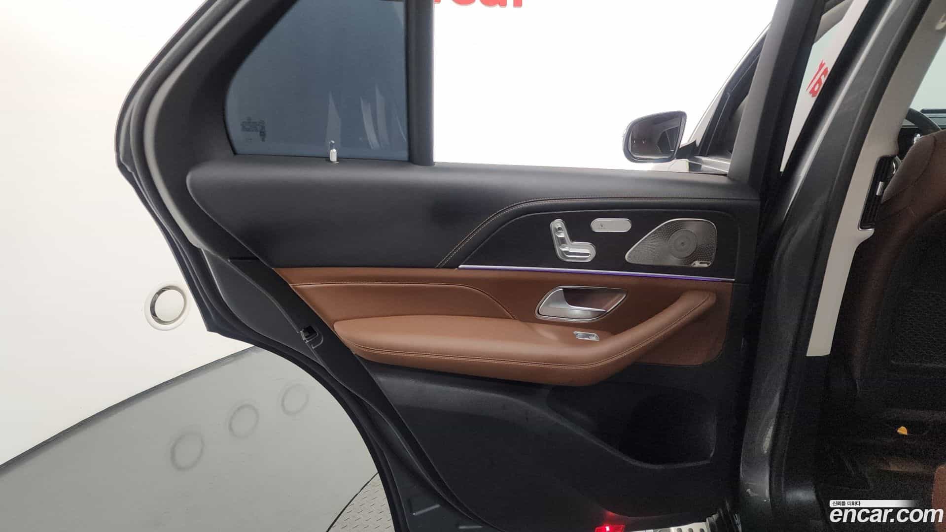 GLE-Class Mercedes-Benz 2024.3-INNER-035
