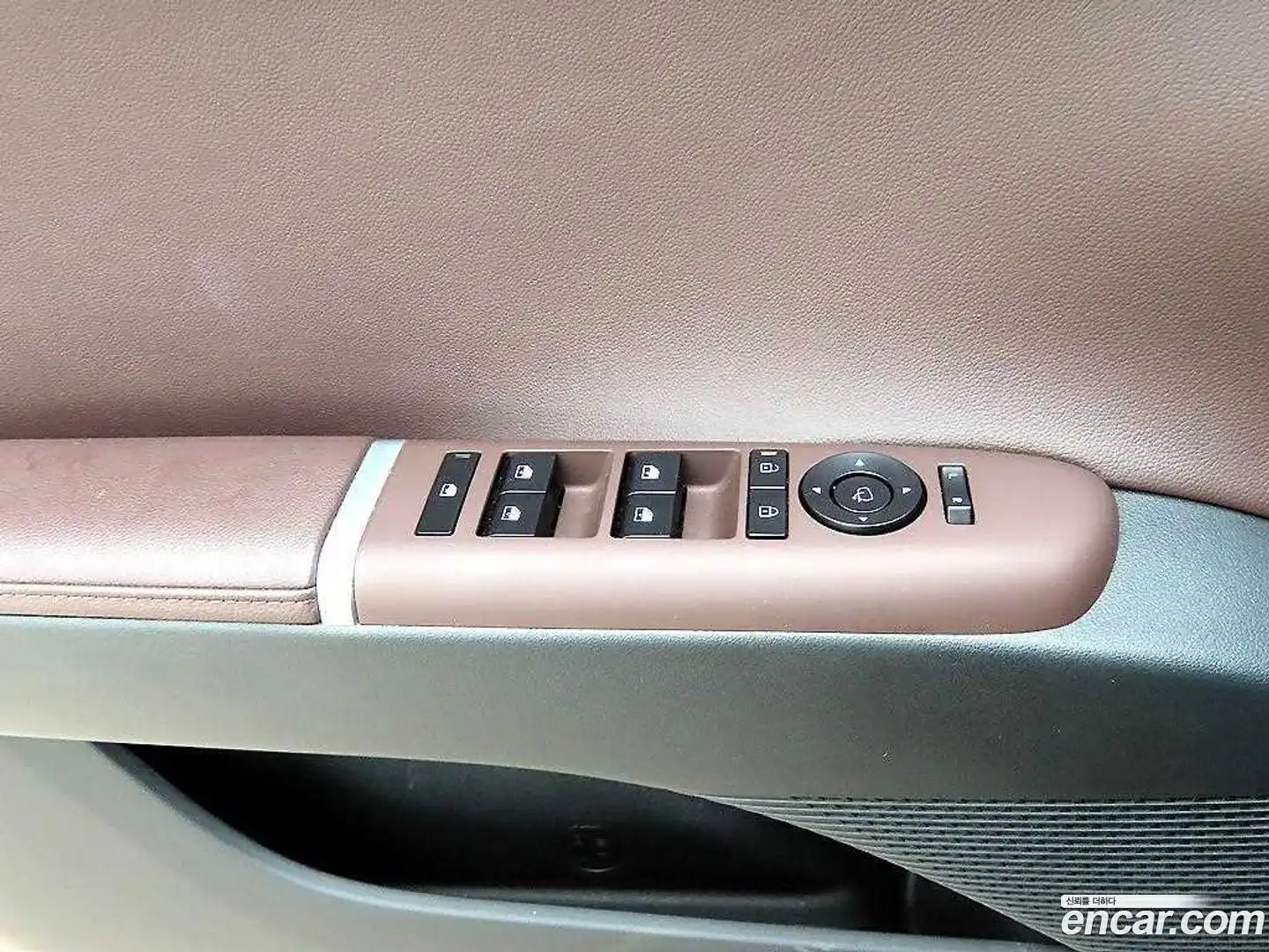 Grandeur Hyundai 2024.6-OPTION-016