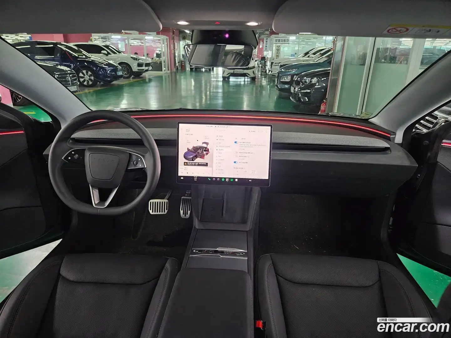 Model 3 Tesla 2025.11-OUTER-005