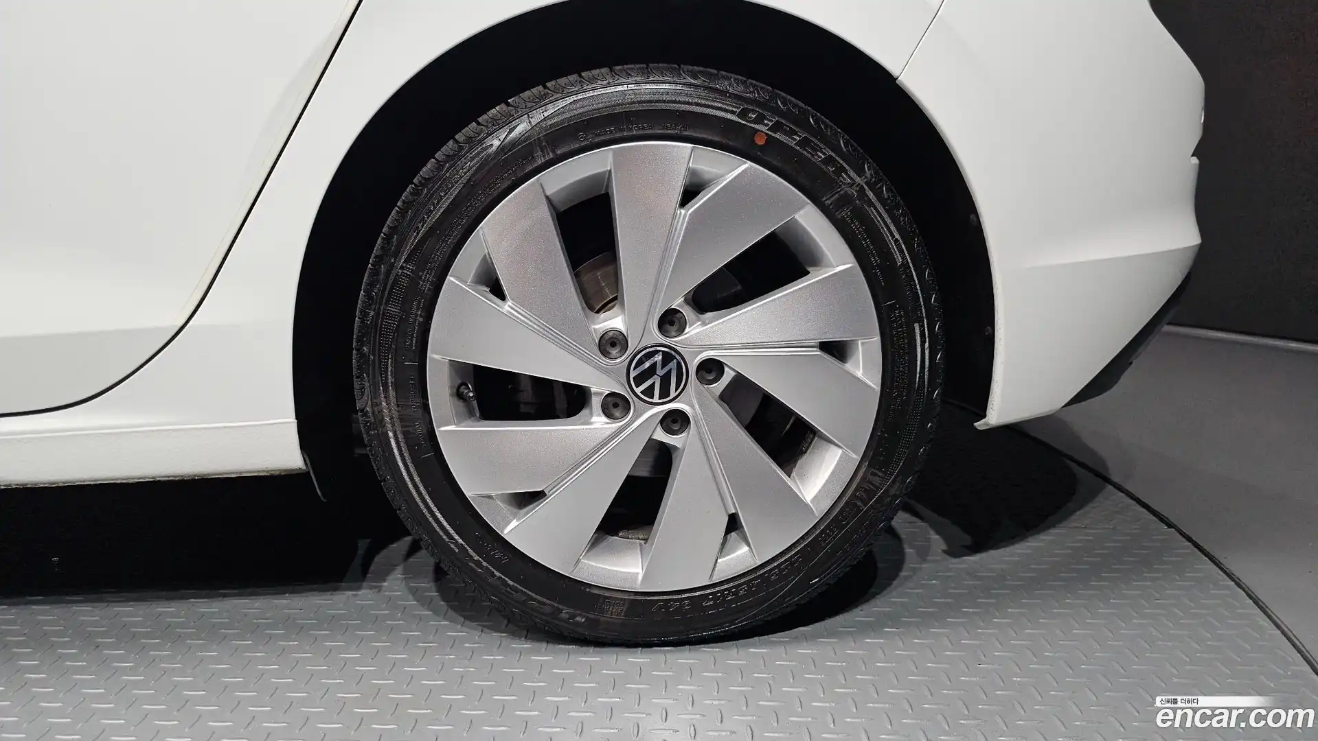 Golf Volkswagen 2022.0-OUTER-031