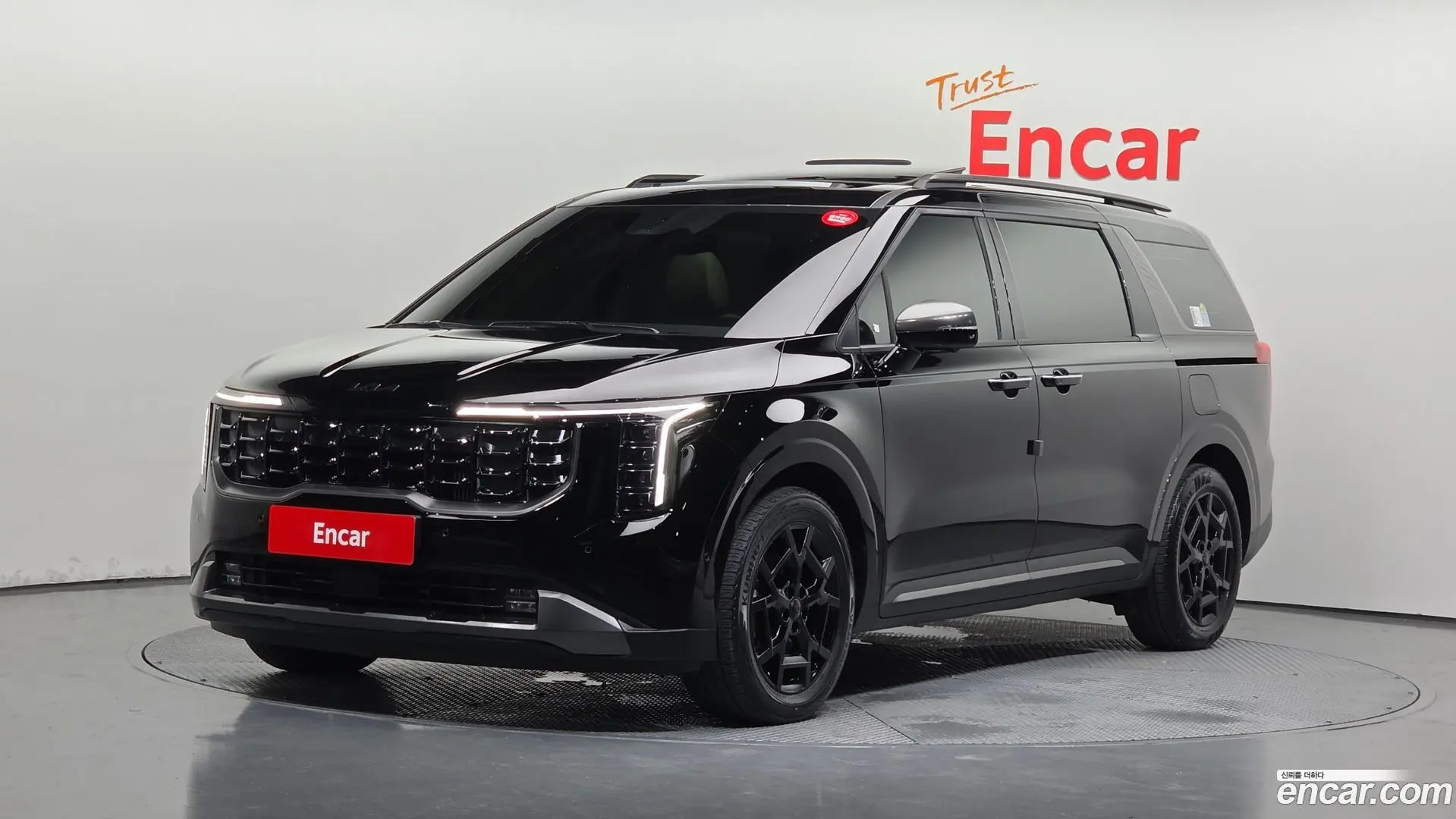 Main__Slider__Photo:Canival Kia 2025.9-0