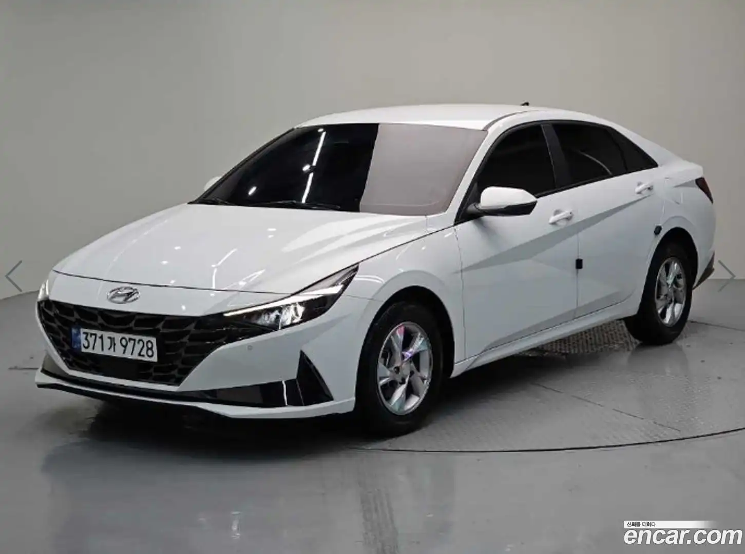 AVANTE Hyundai 2021.1-OUTER-001