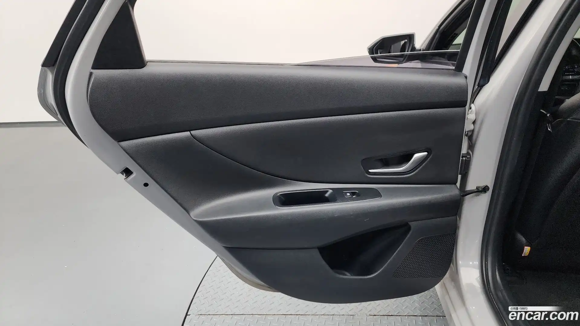 AVANTE Hyundai 2021.1-INNER-035