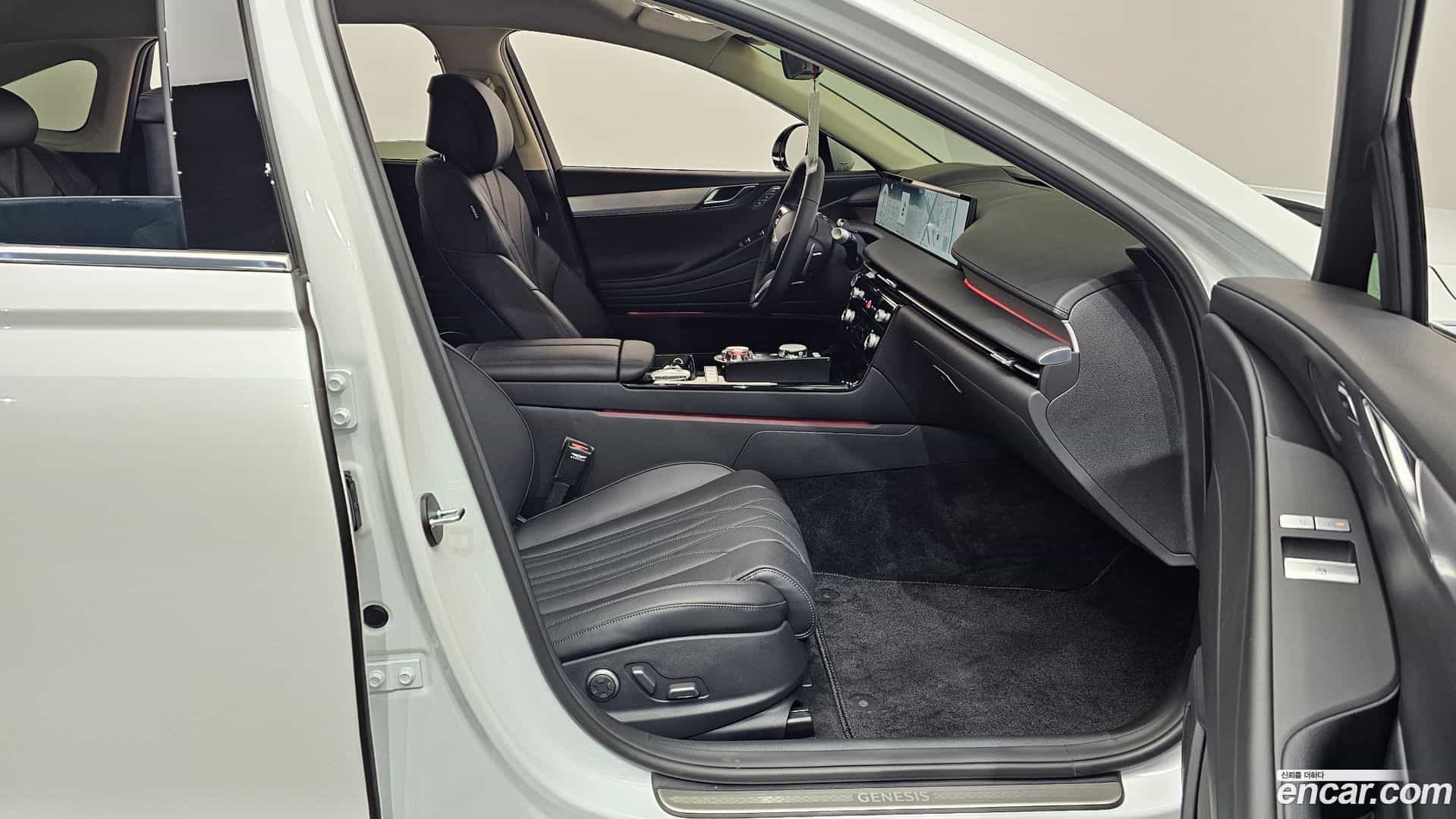 G80 Genesis 2025.2-INNER-036