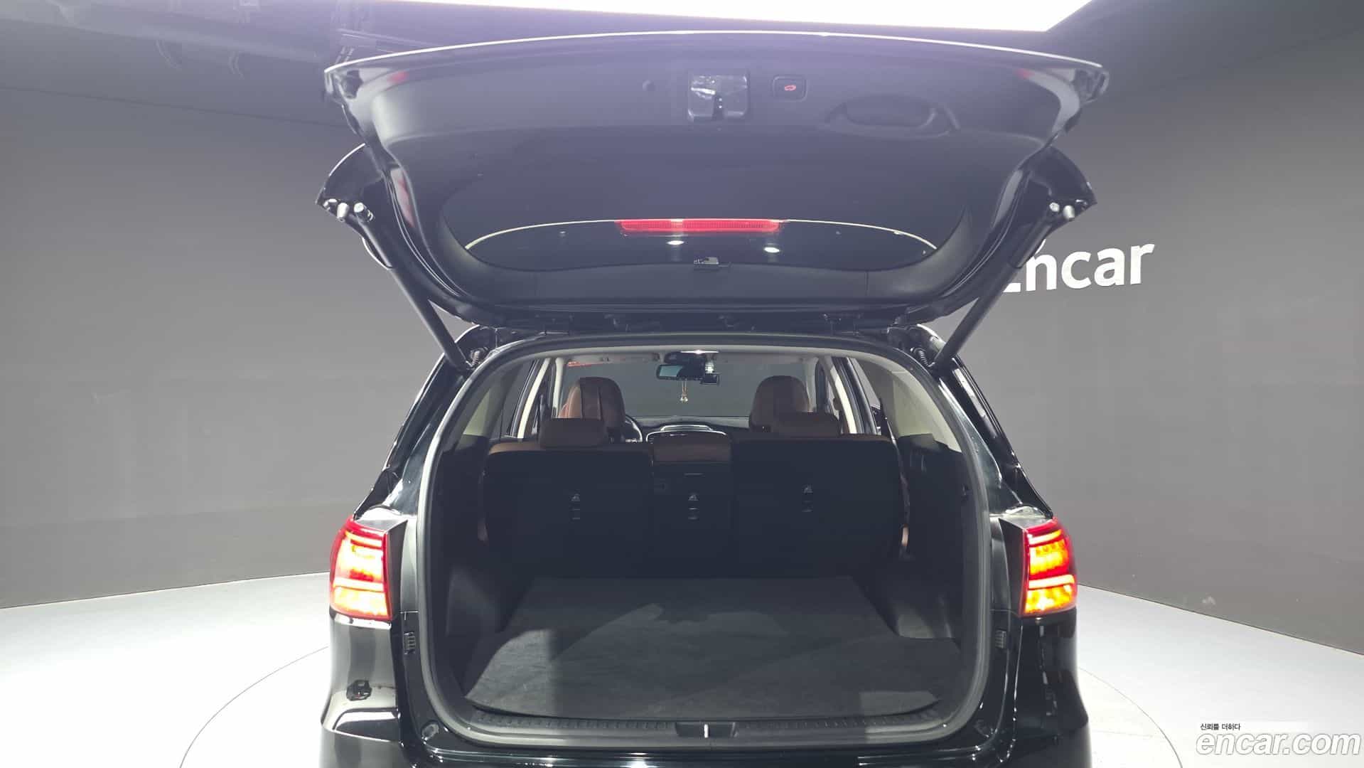 Sorento Kia 2018.0-OPTION-022