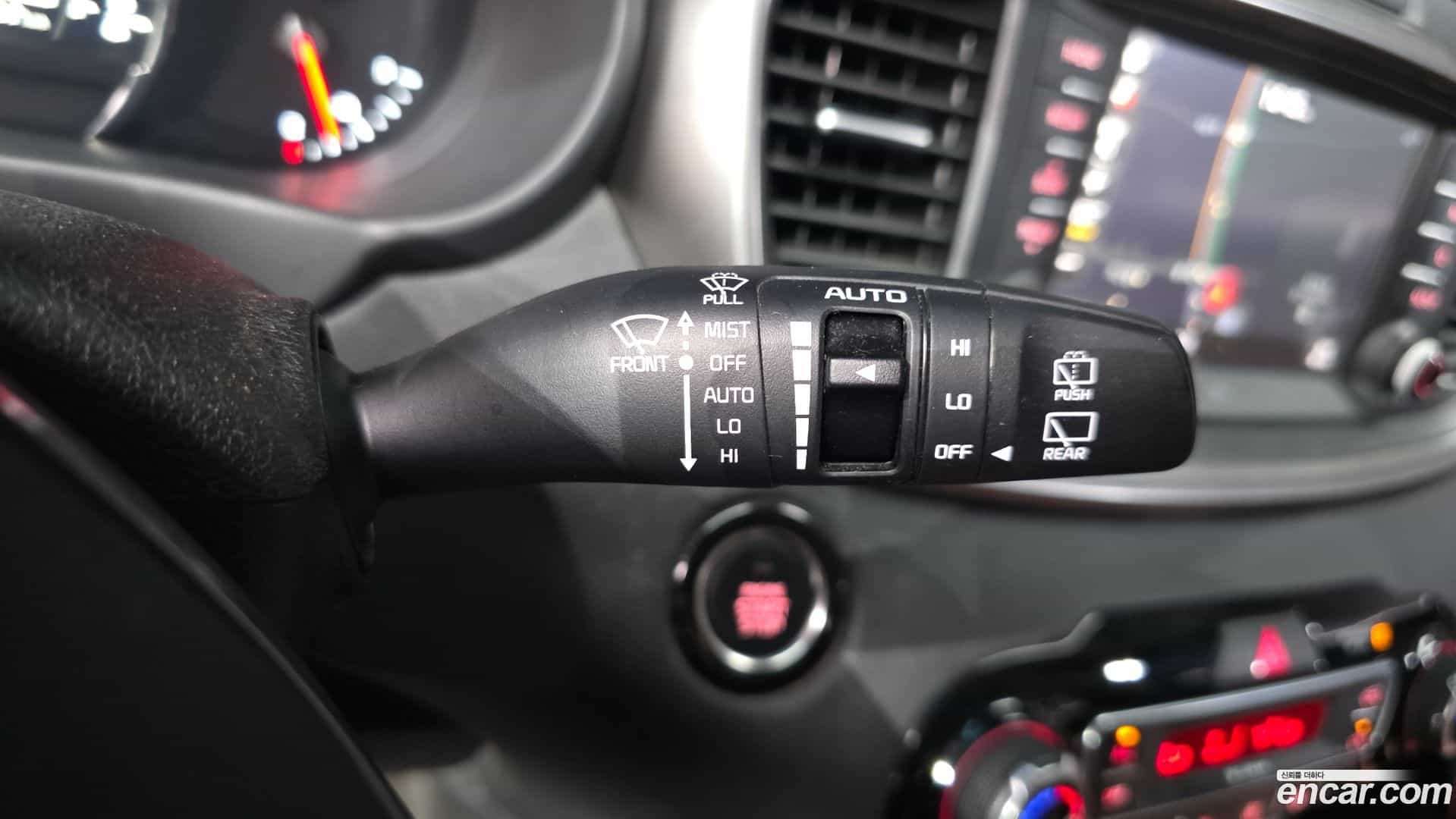 Sorento Kia 2018.0-OPTION-040