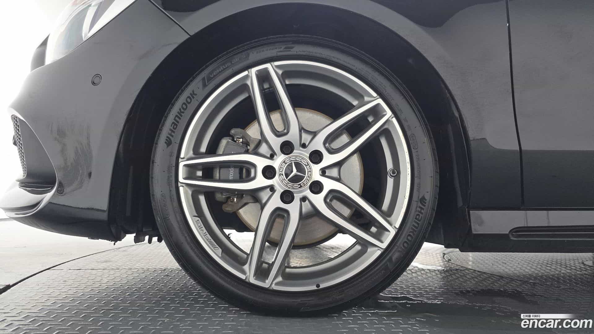 CLA-Class Mercedes-Benz 2017.10-OUTER-005