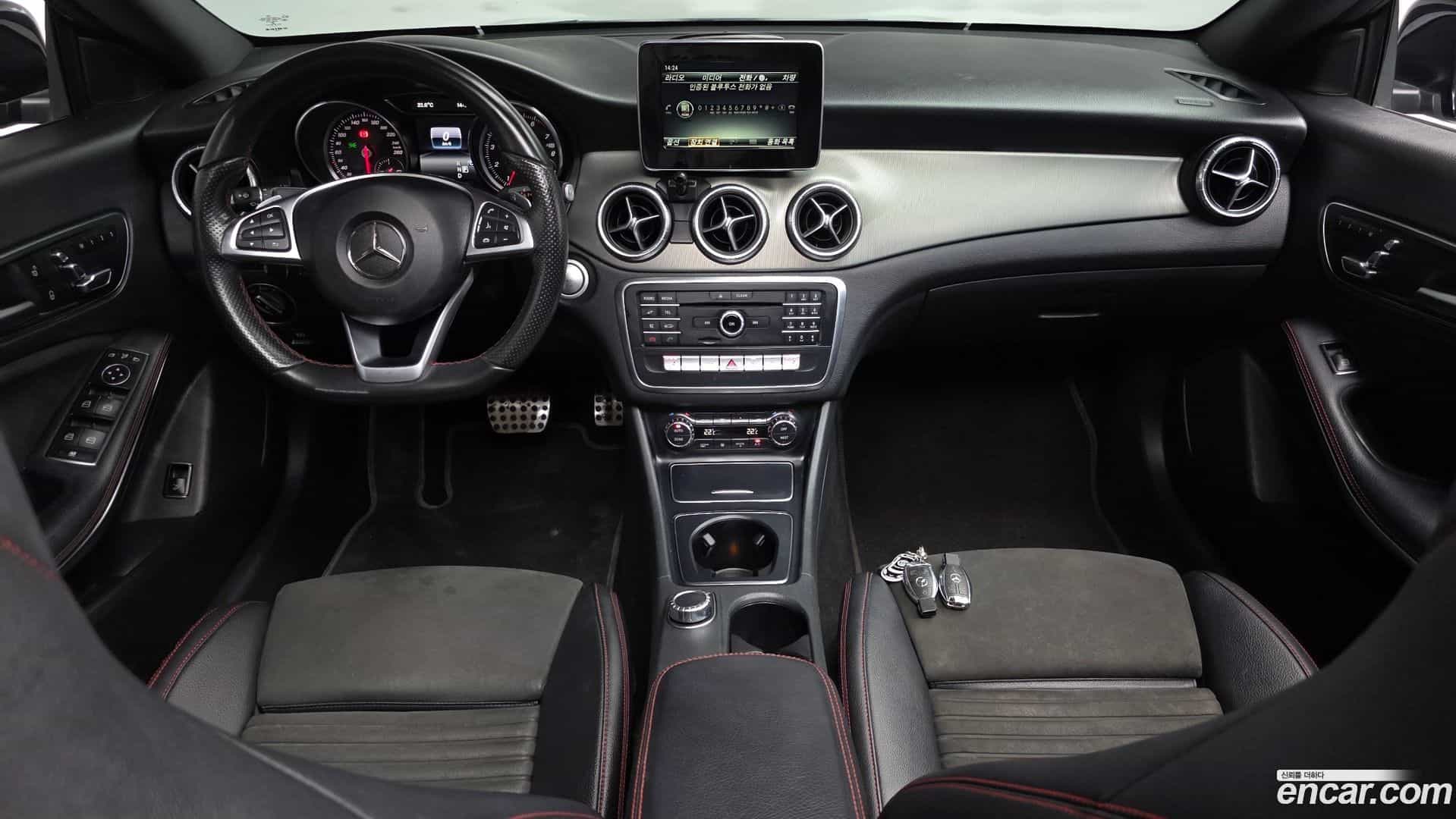 CLA-Class Mercedes-Benz 2017.10-INNER-007