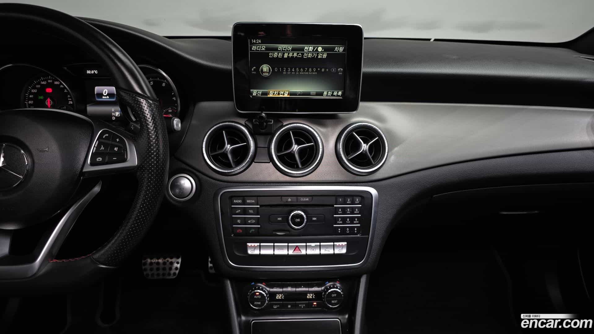 CLA-Class Mercedes-Benz 2017.10-OPTION-017