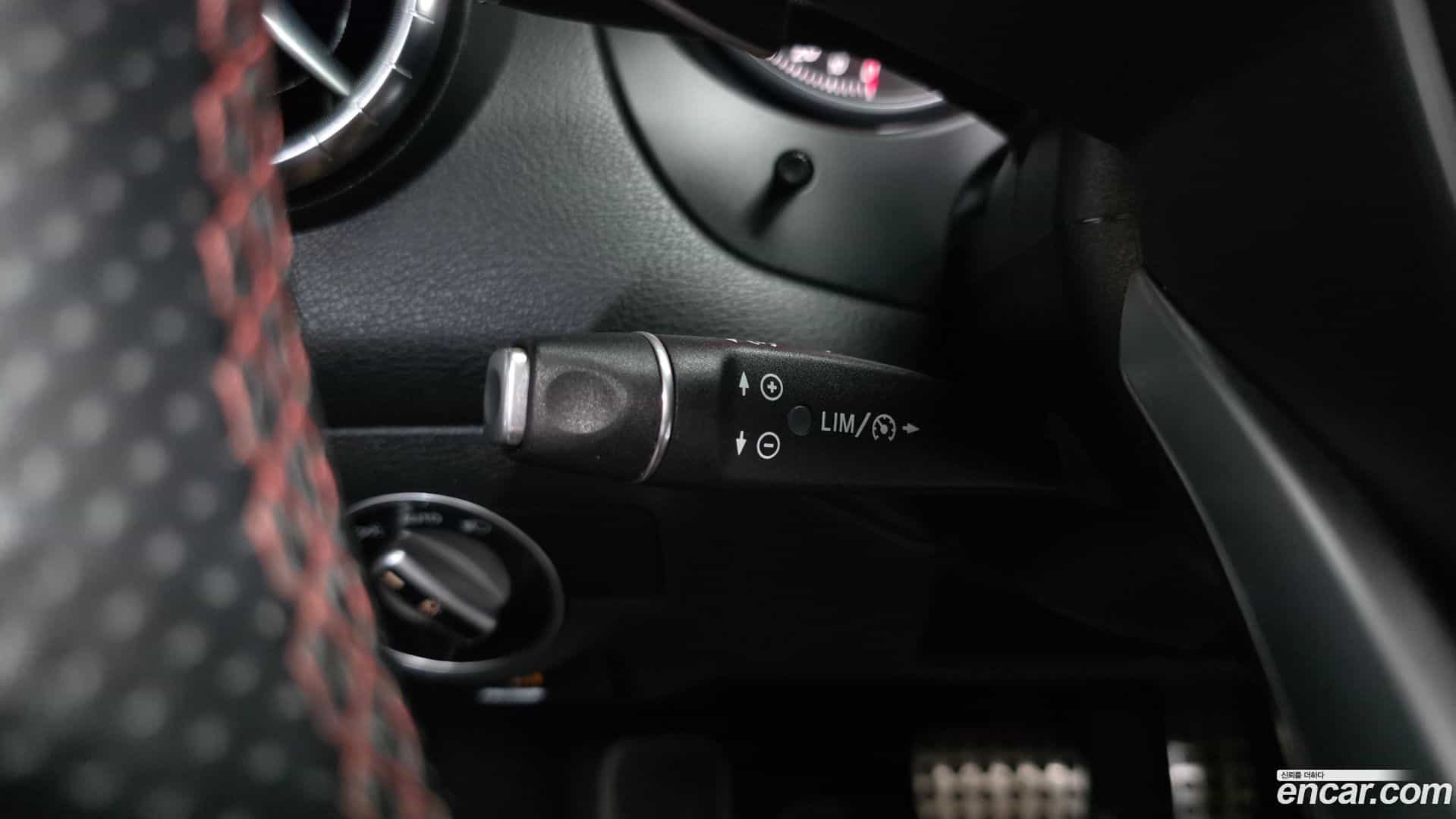 CLA-Class Mercedes-Benz 2017.10-OPTION-020