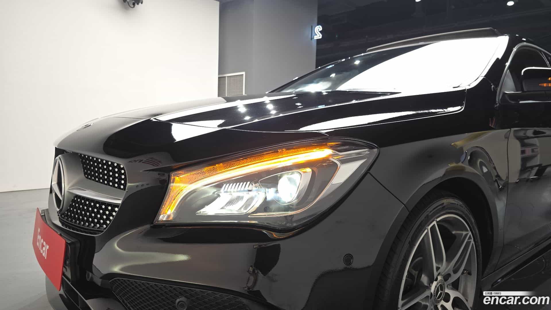 CLA-Class Mercedes-Benz 2017.10-OUTER-032