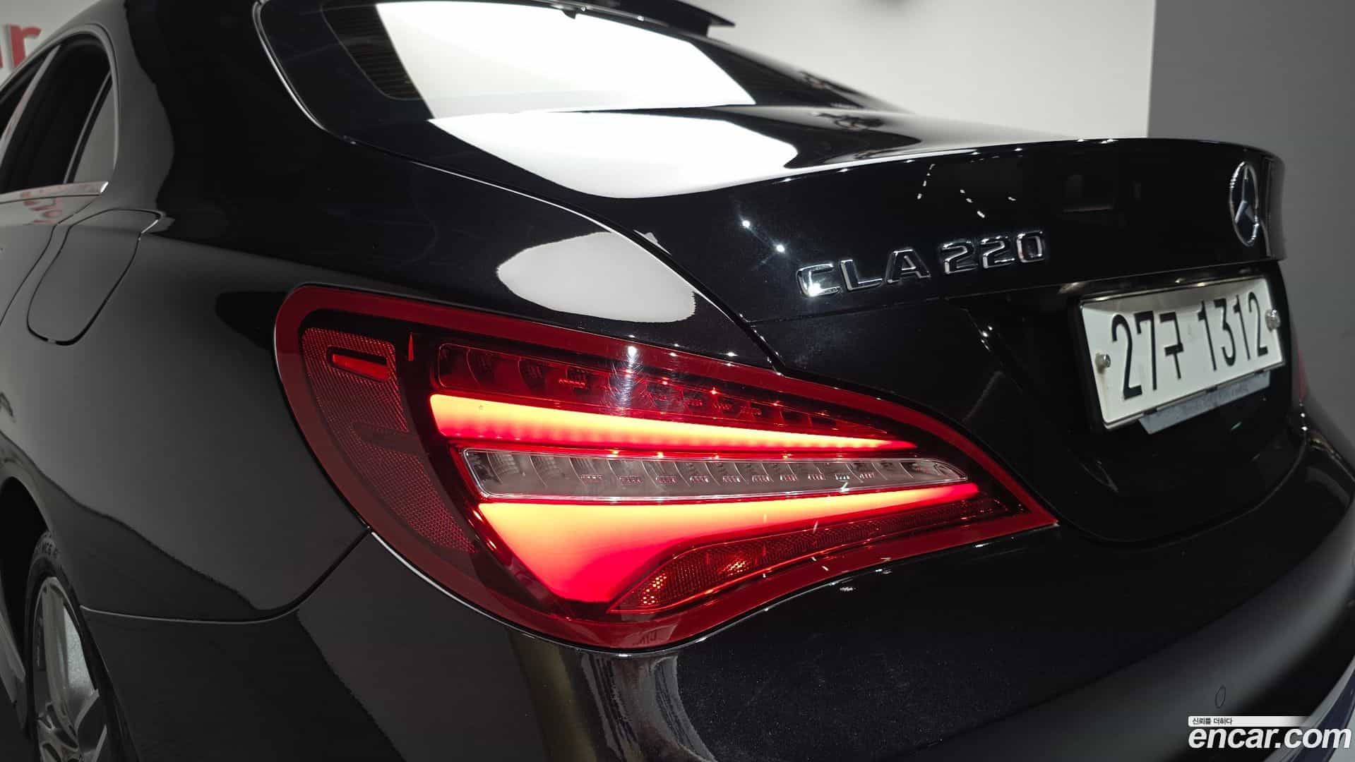 CLA-Class Mercedes-Benz 2017.10-OUTER-033
