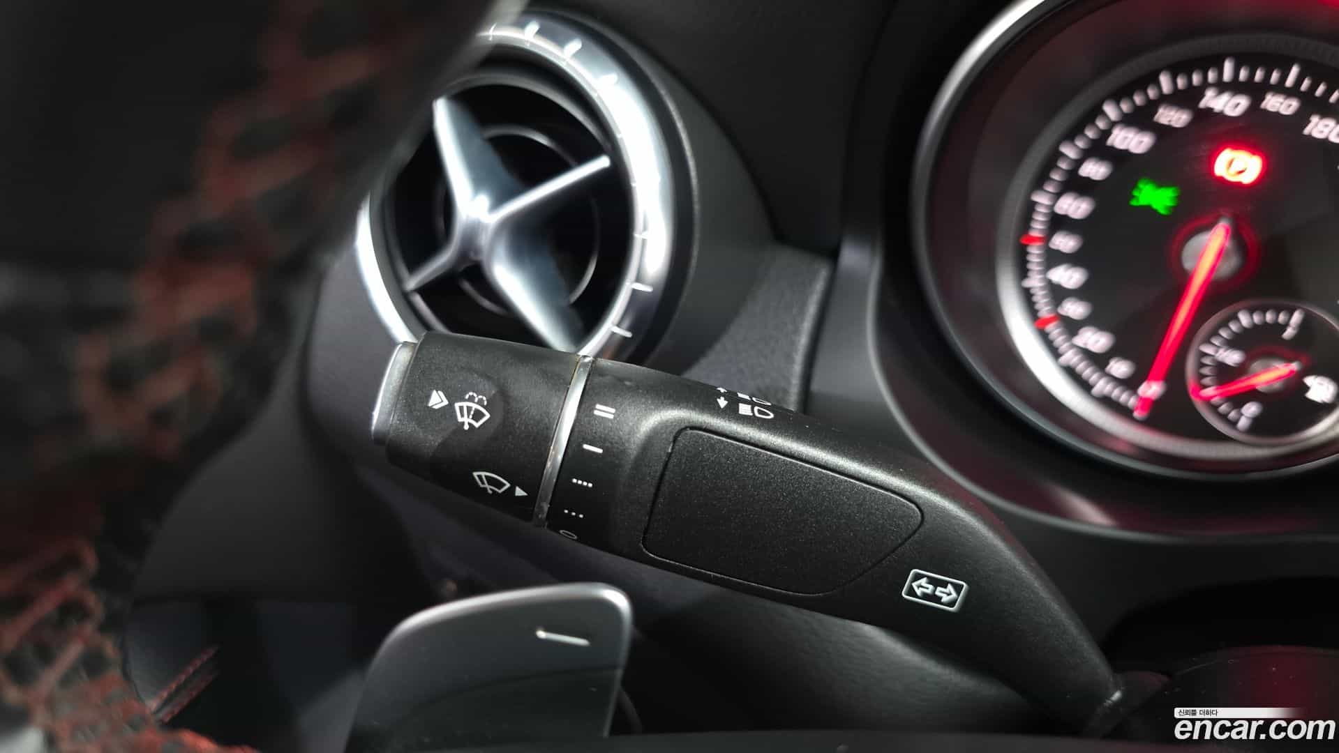 CLA-Class Mercedes-Benz 2017.10-OPTION-047