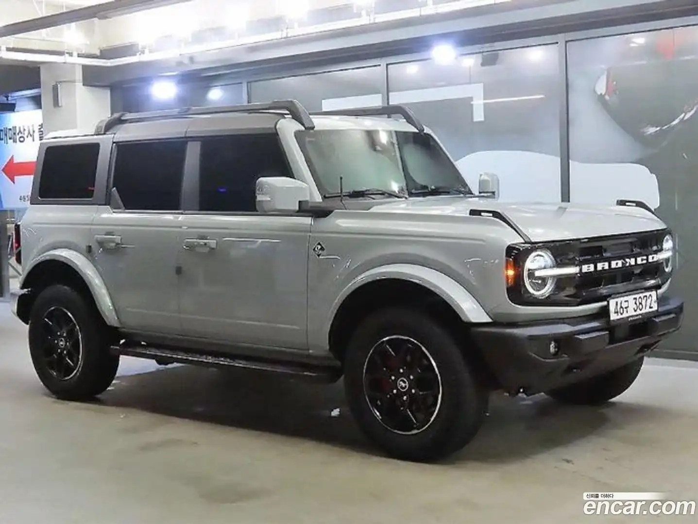Bronco Ford 2022.4-OUTER-001